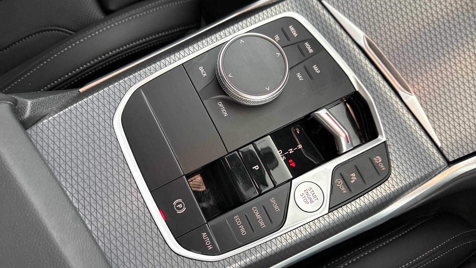 BMW 3 Series view 20
