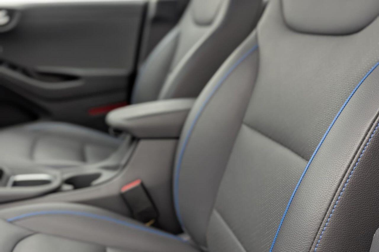Hyundai IONIQ view 25