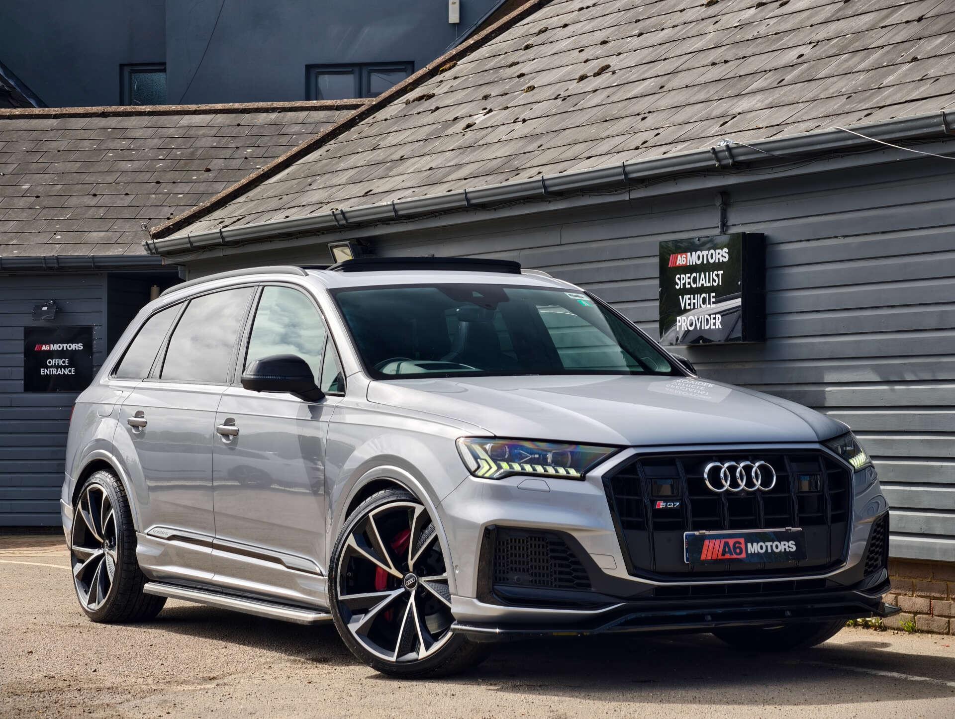 Audi SQ7 view 11