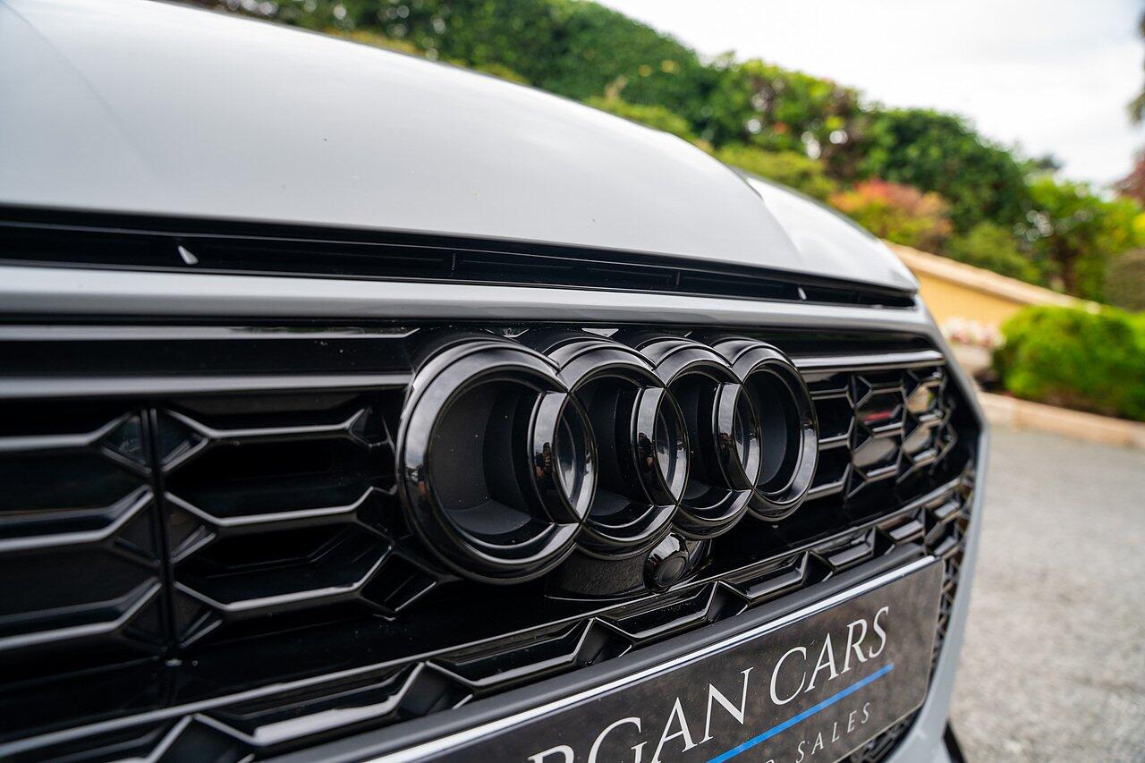 Audi RS6 view 27