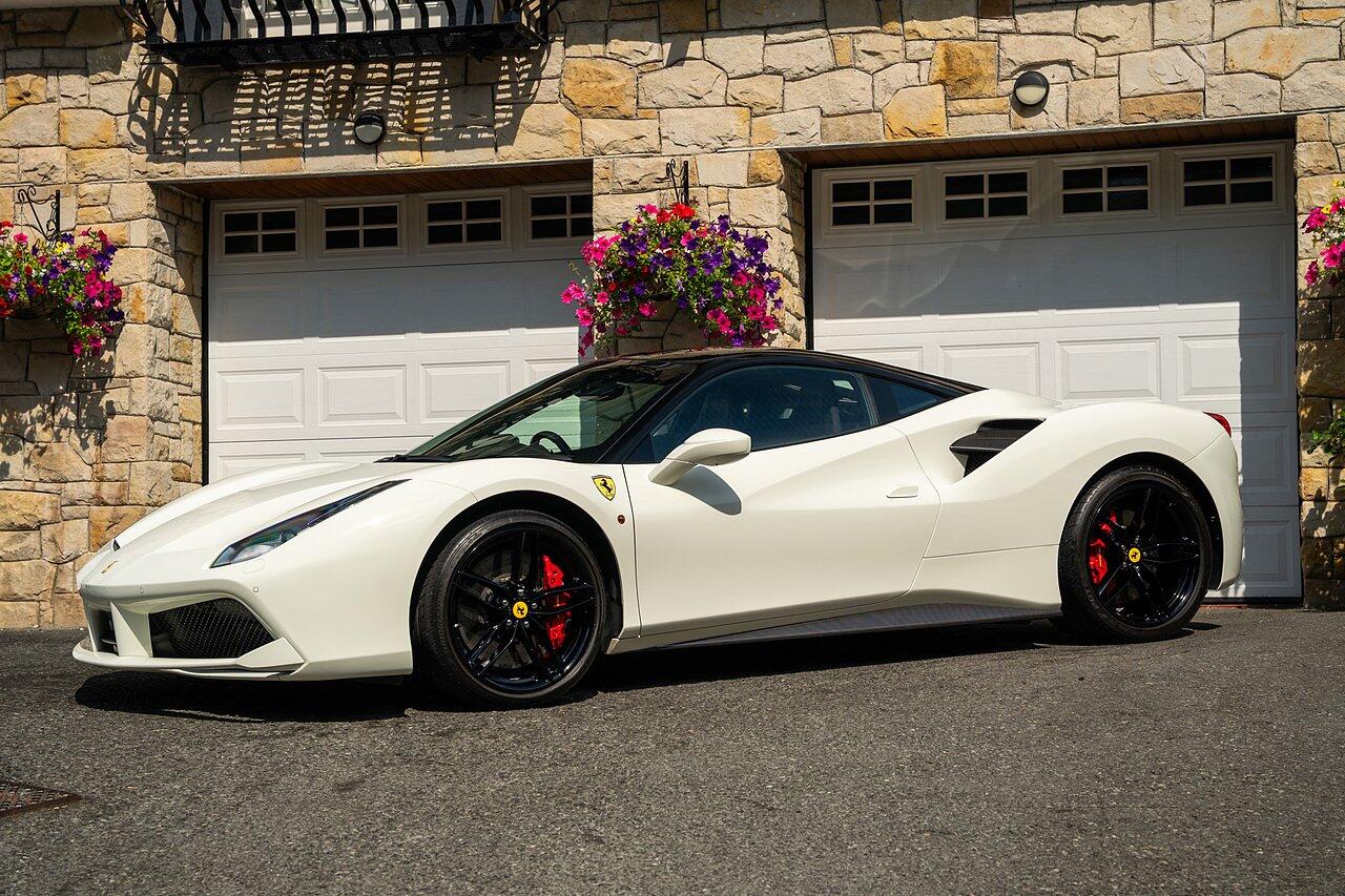 Ferrari 488 view 39