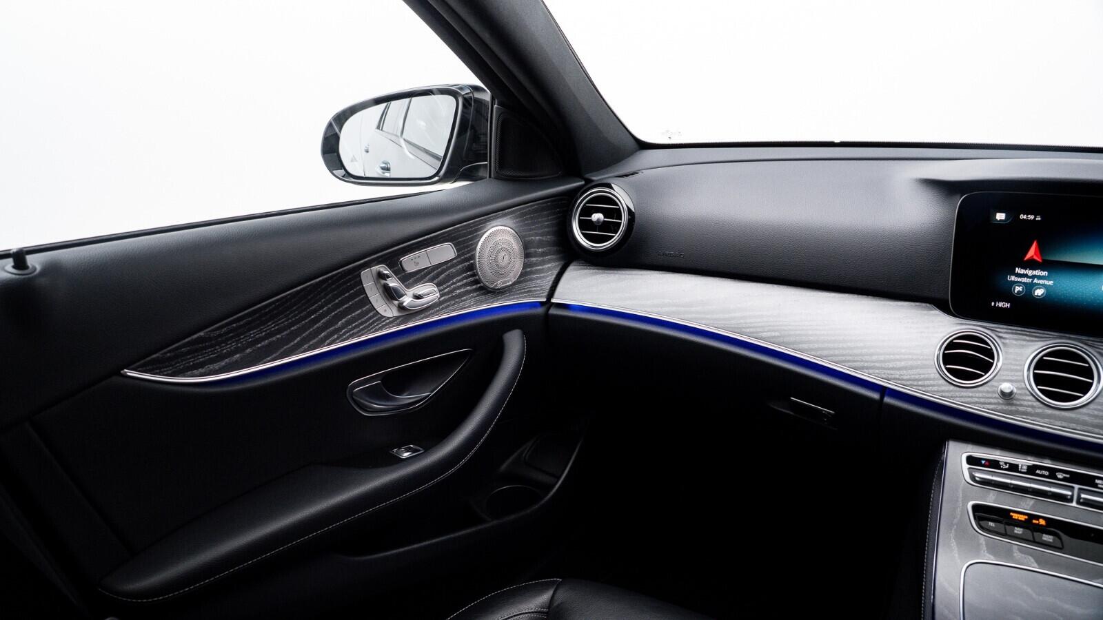 Mercedes-Benz E Class view 27