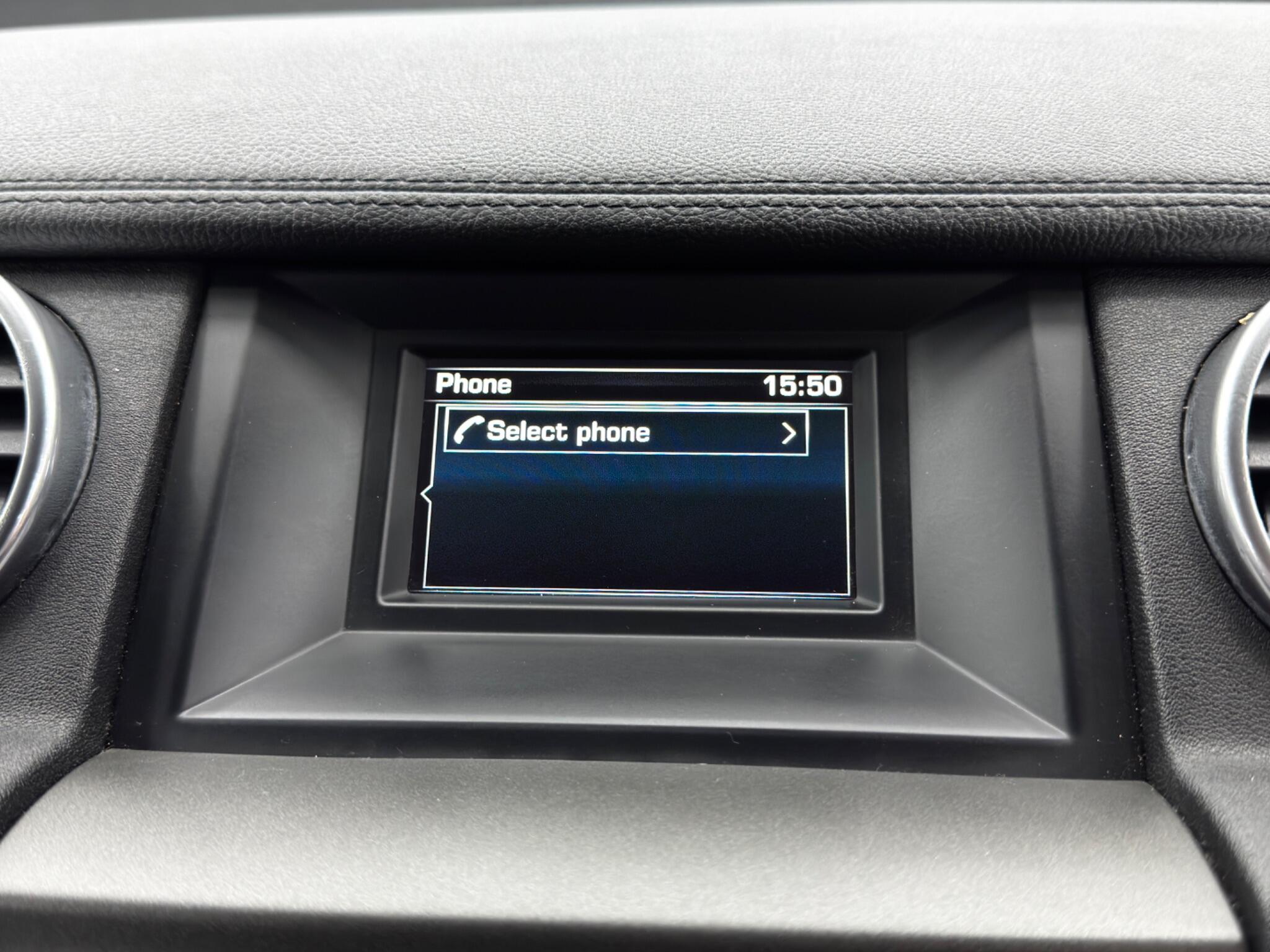 Land Rover Discovery view 30