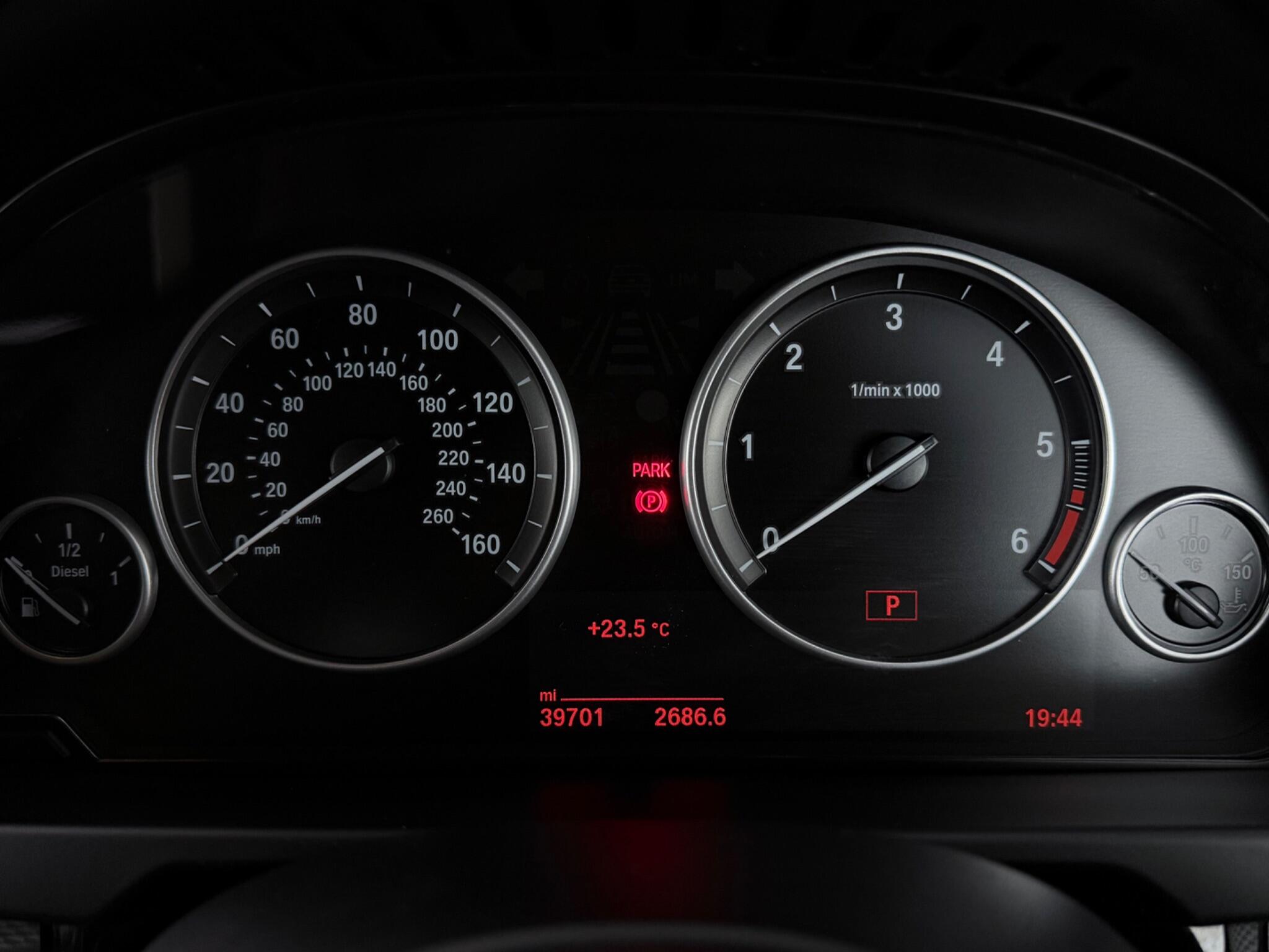 BMW X5 view 16