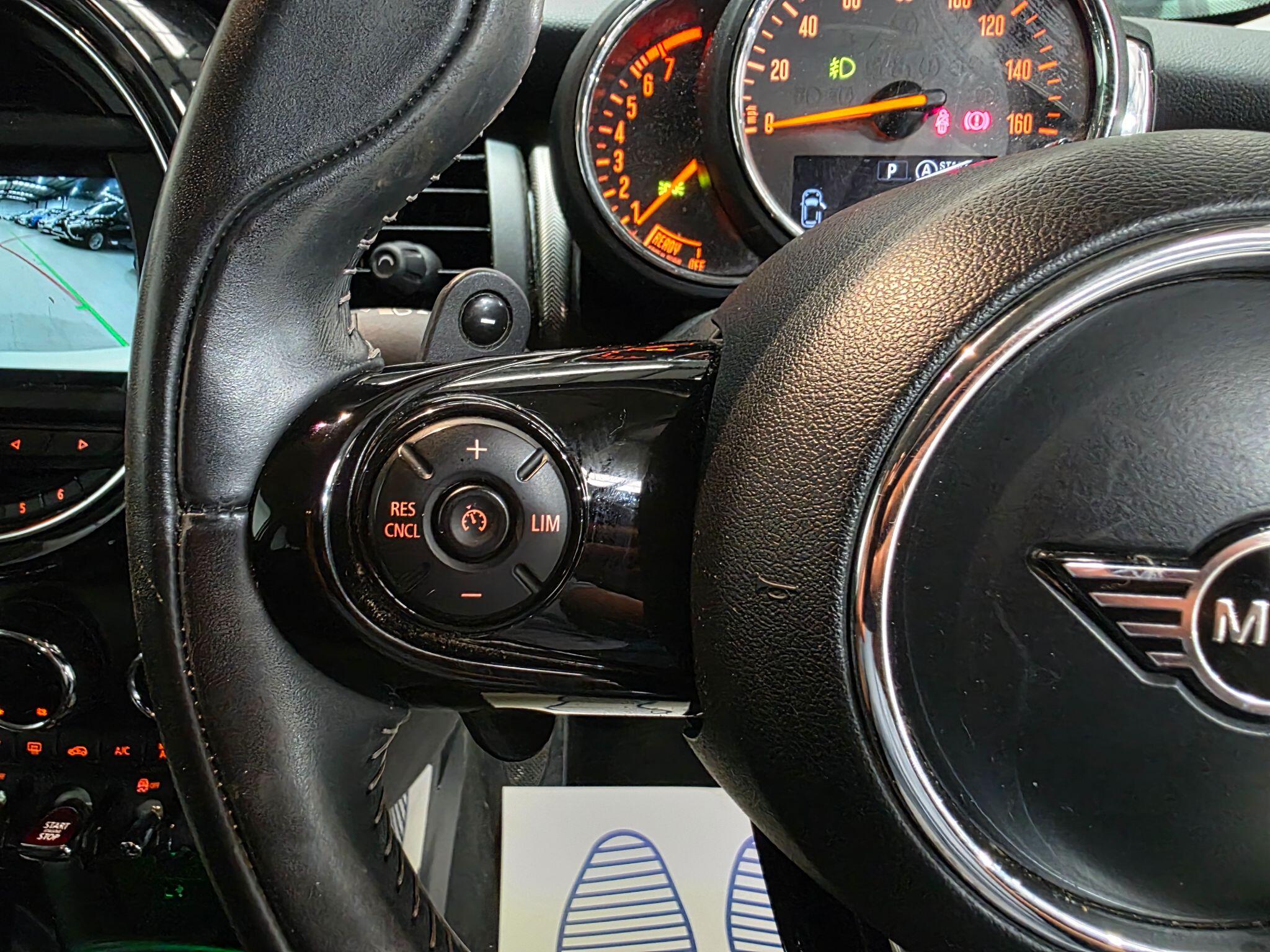 Mini Hatch view 18
