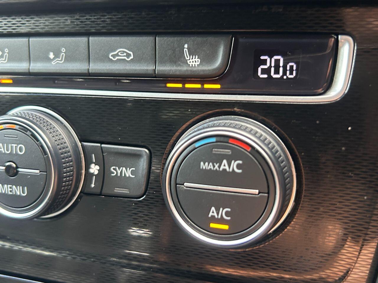 Volkswagen Golf view 24