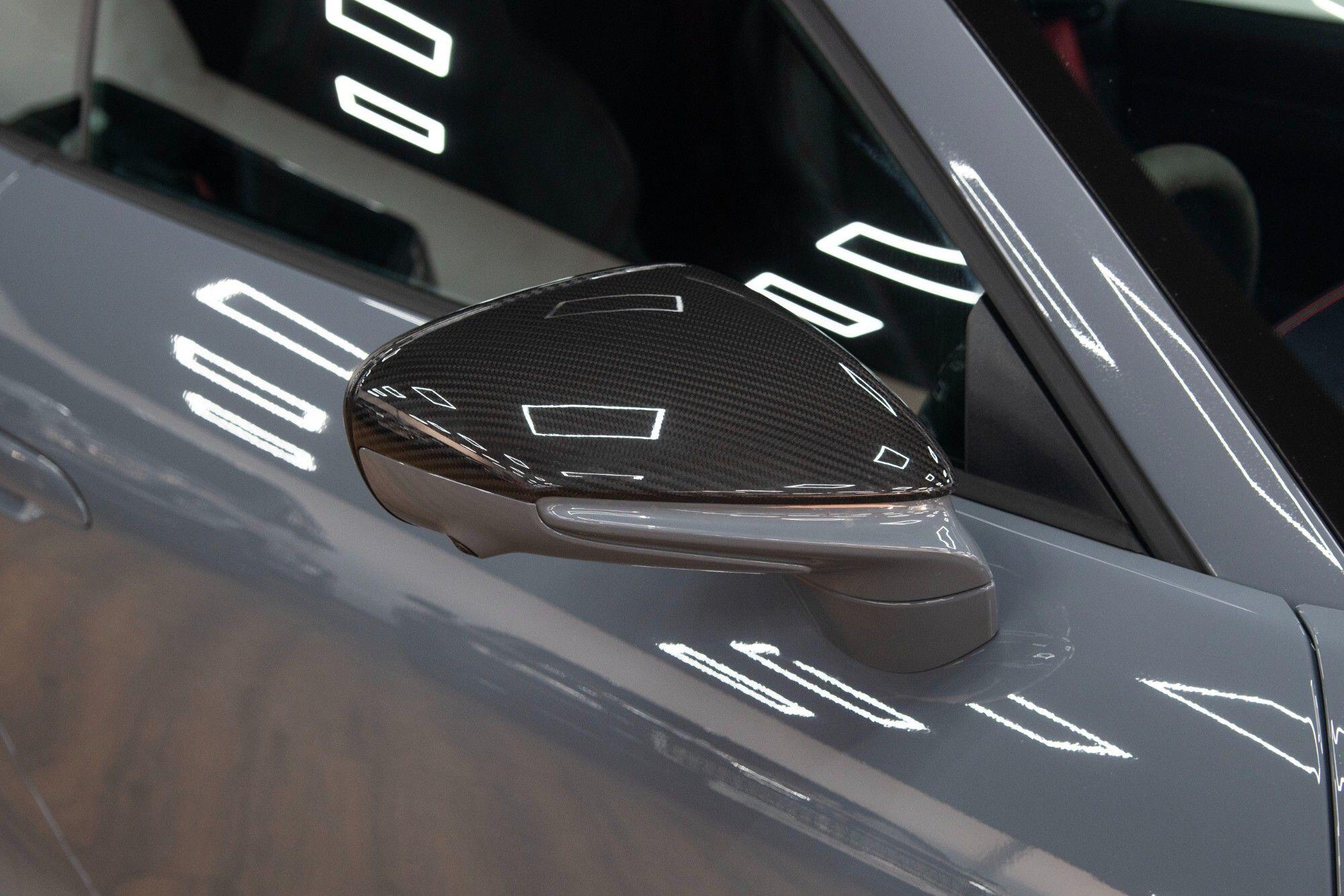Porsche 911 view 15