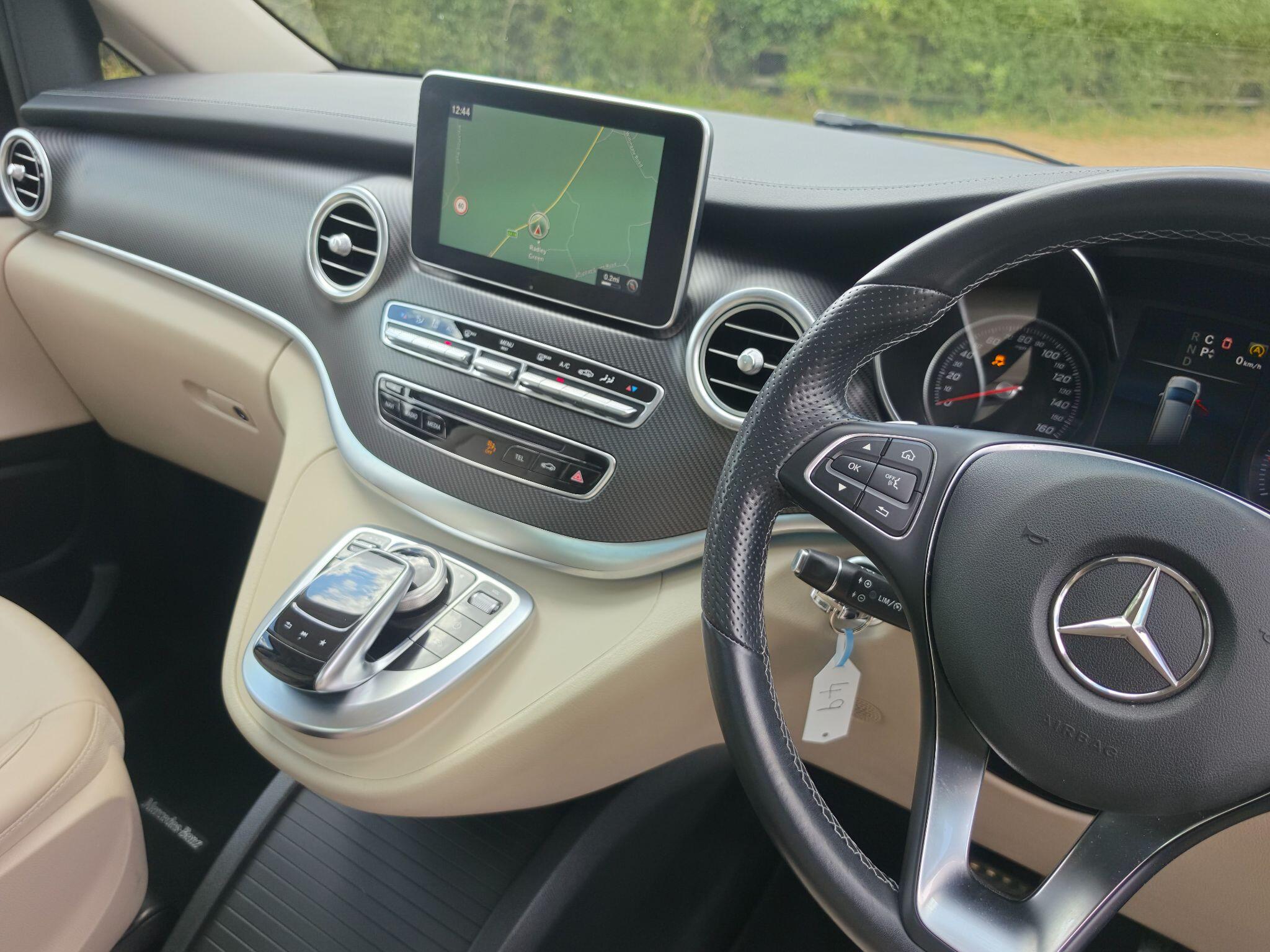 Mercedes-Benz V Class view 19