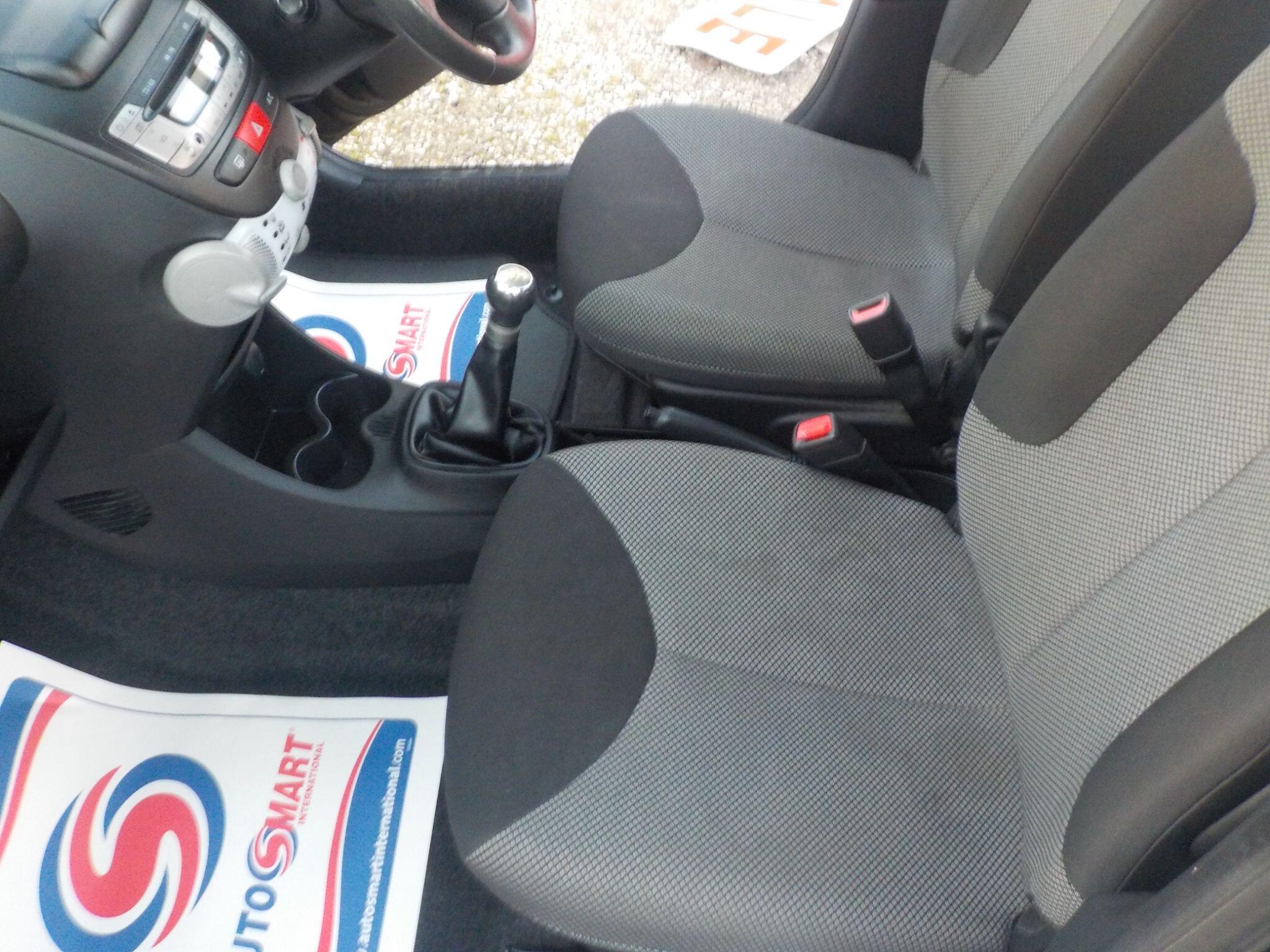 Toyota AYGO 1.0 VVT-i Move Euro 5 5dr