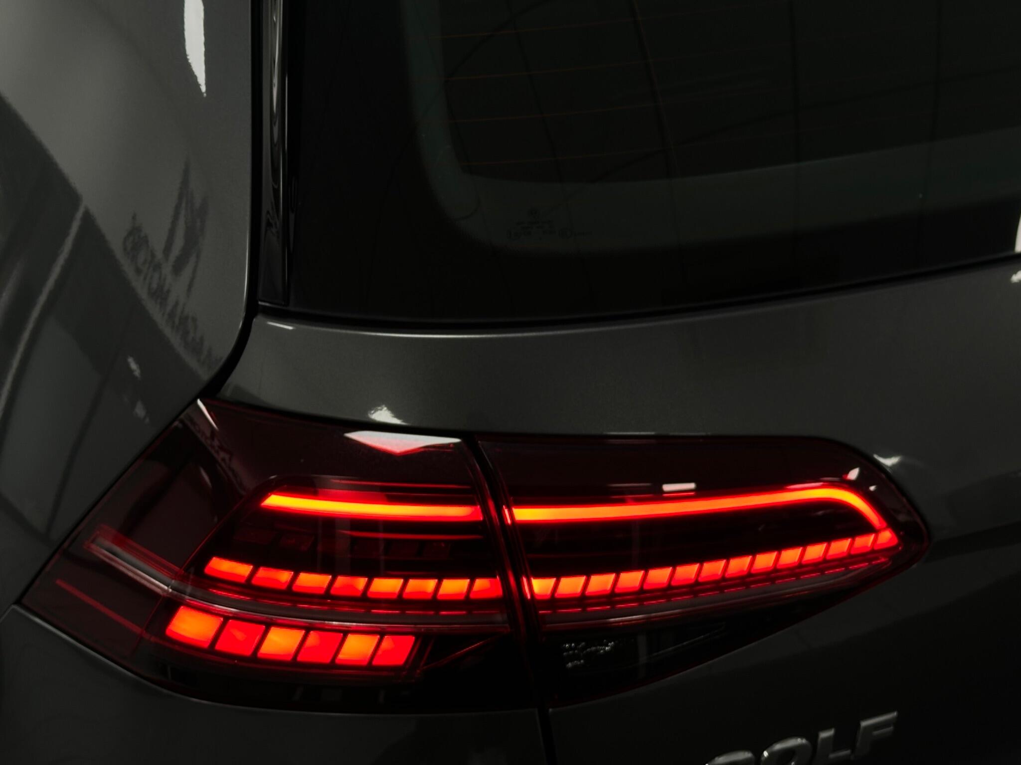 Volkswagen E-Golf view 40