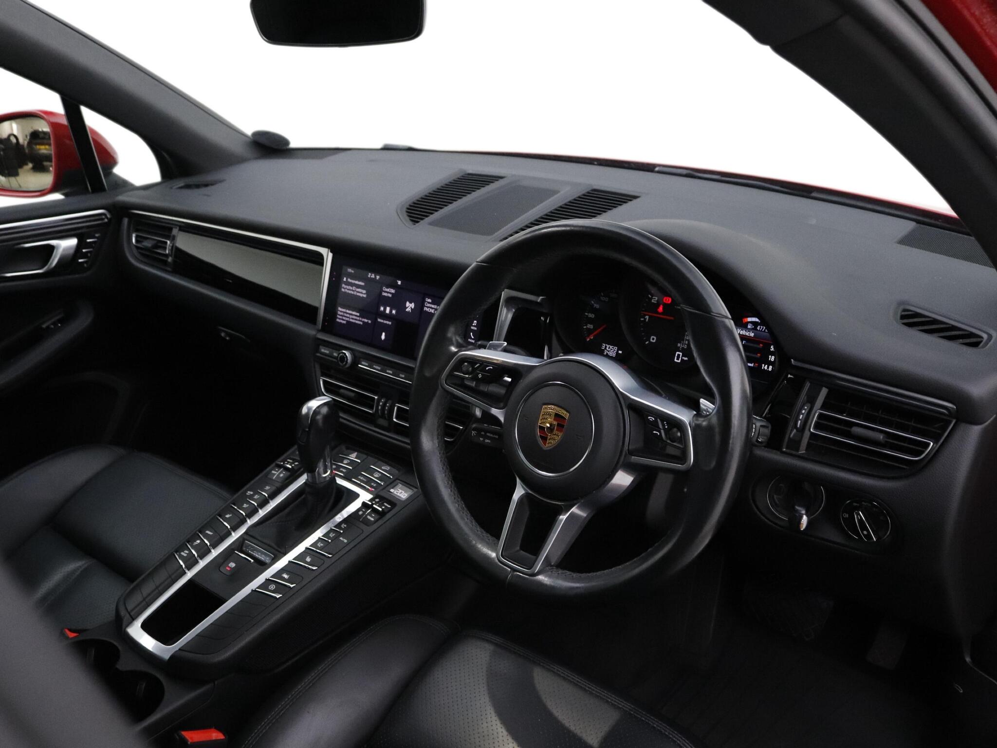 Porsche Macan view 9