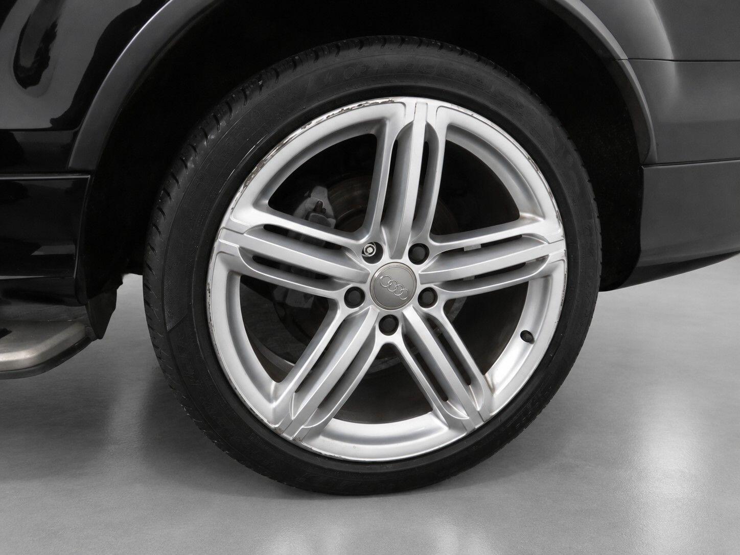 Audi Q7 view 56