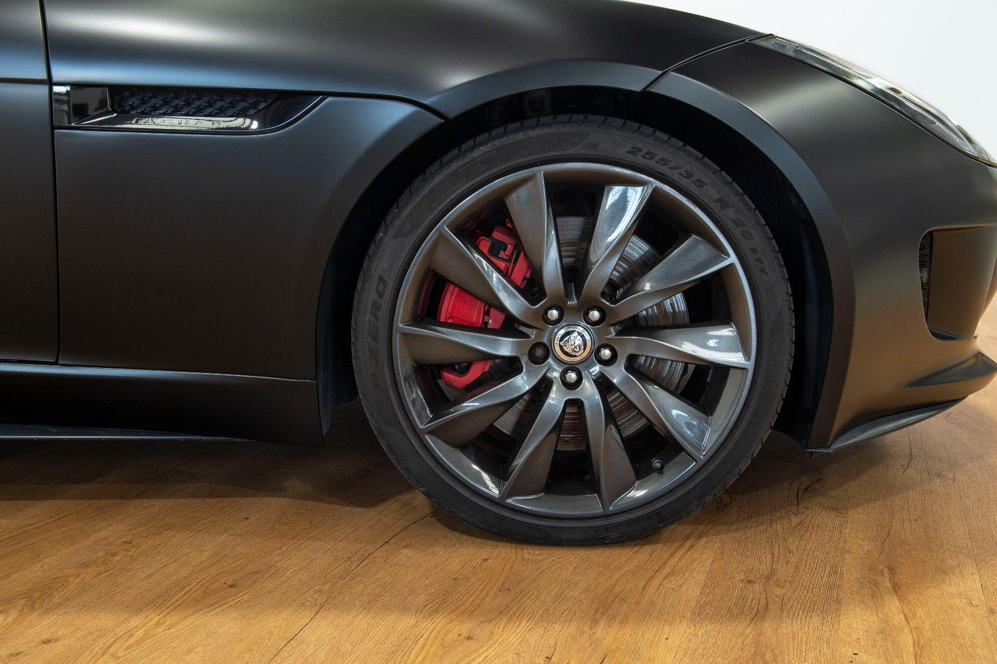 Jaguar F-Type view 37