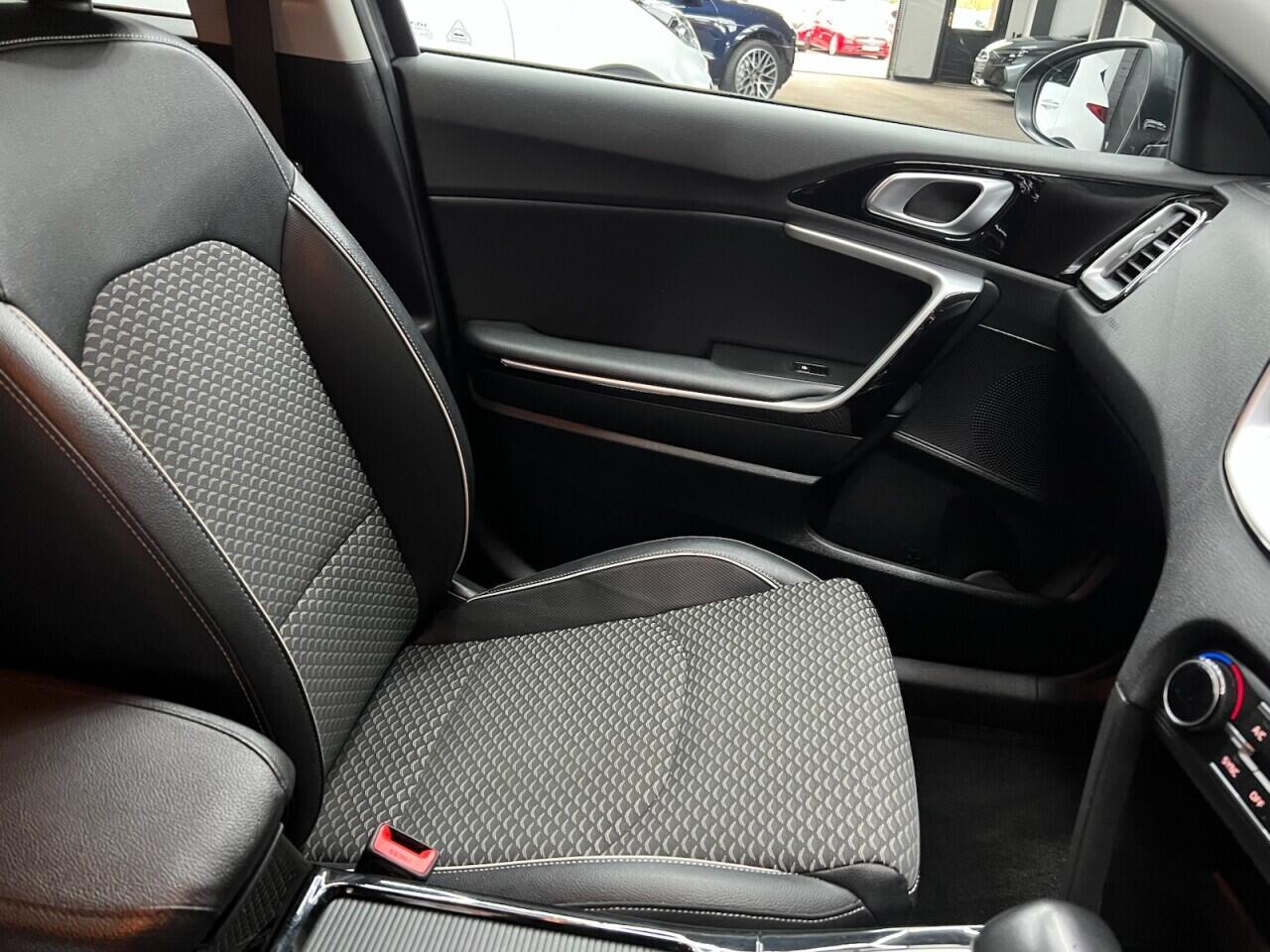 Kia Ceed view 35