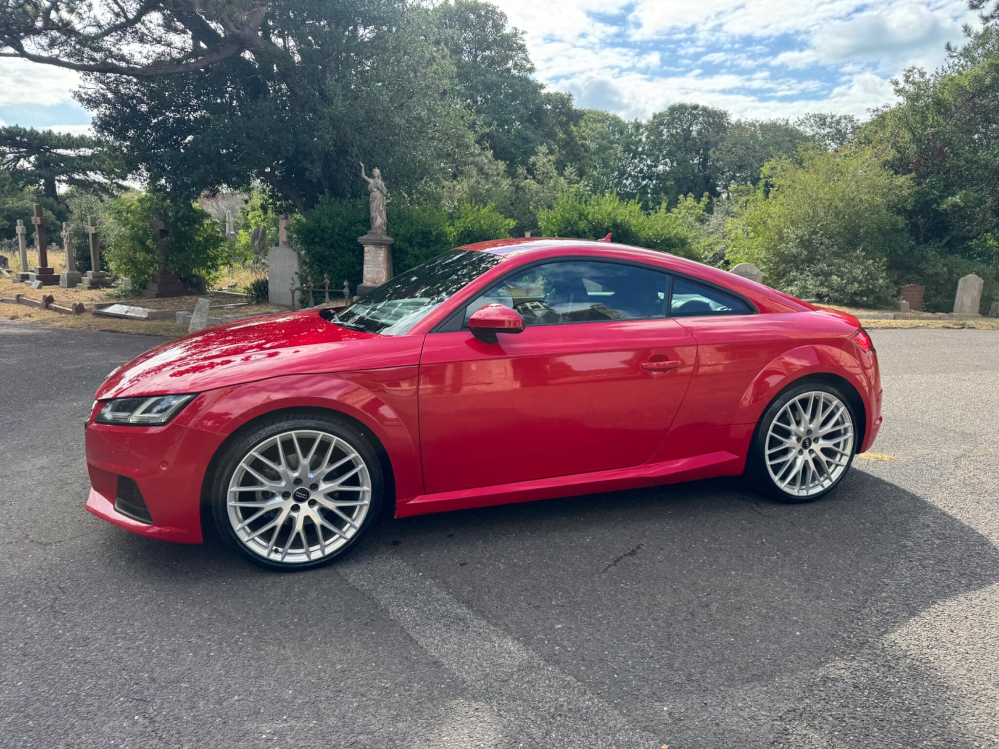 Audi TT view 16
