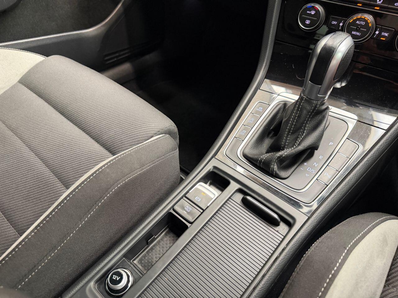 Volkswagen Golf view 40