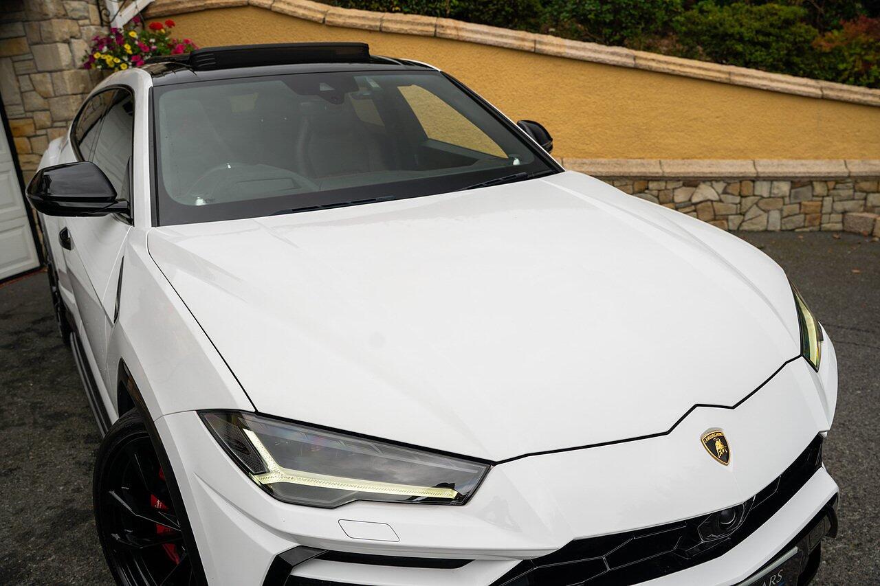 Lamborghini Urus view 29