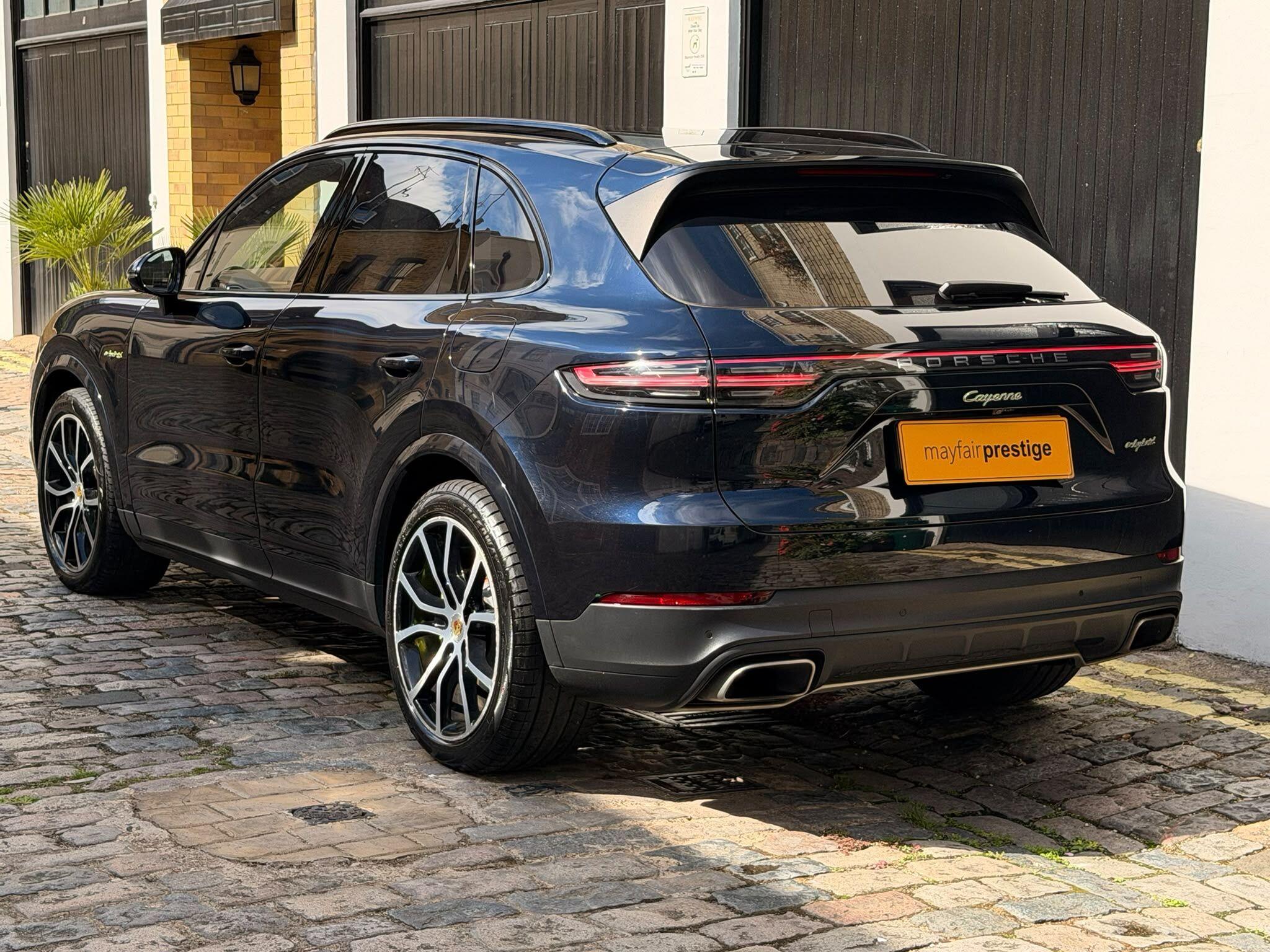 Porsche Cayenne view 11