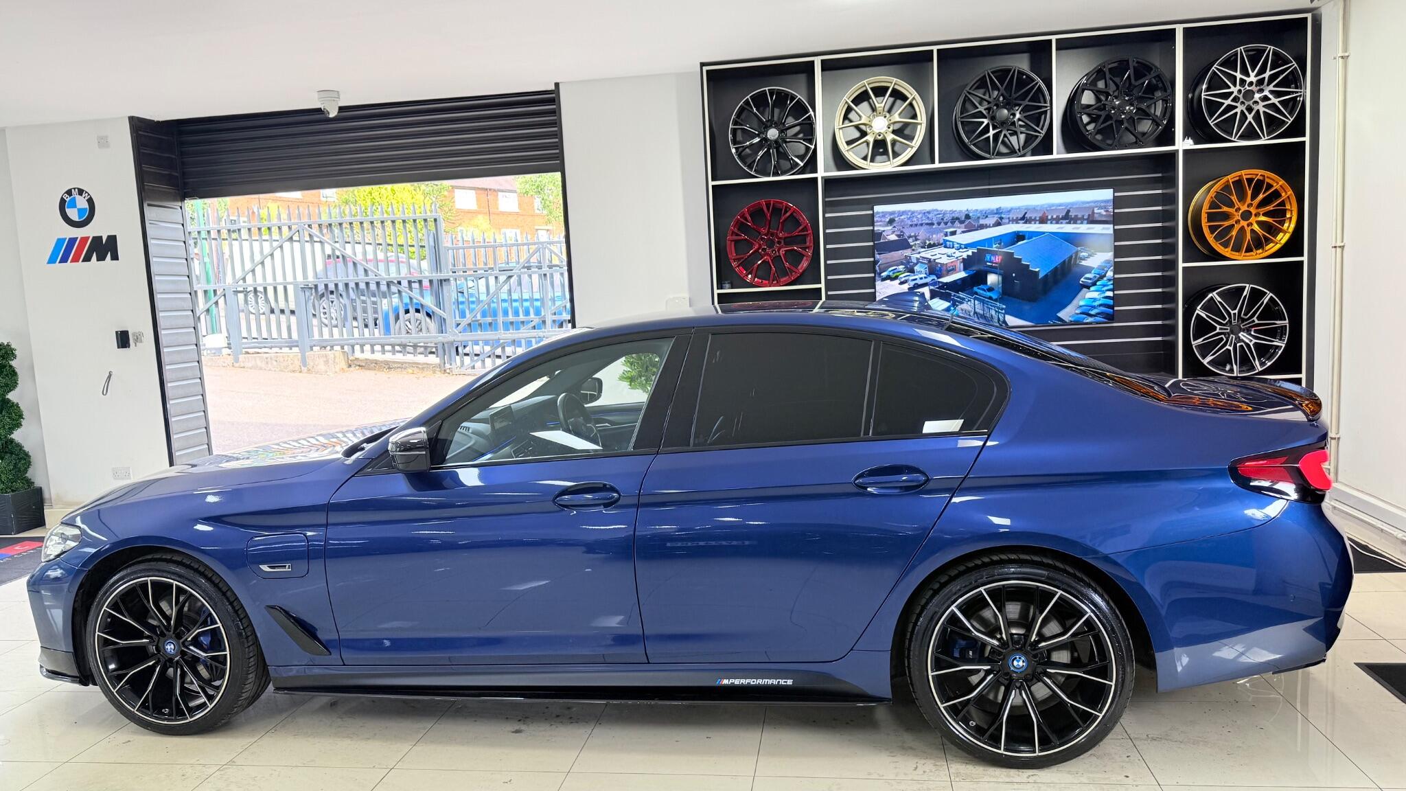BMW 5 Series view 35