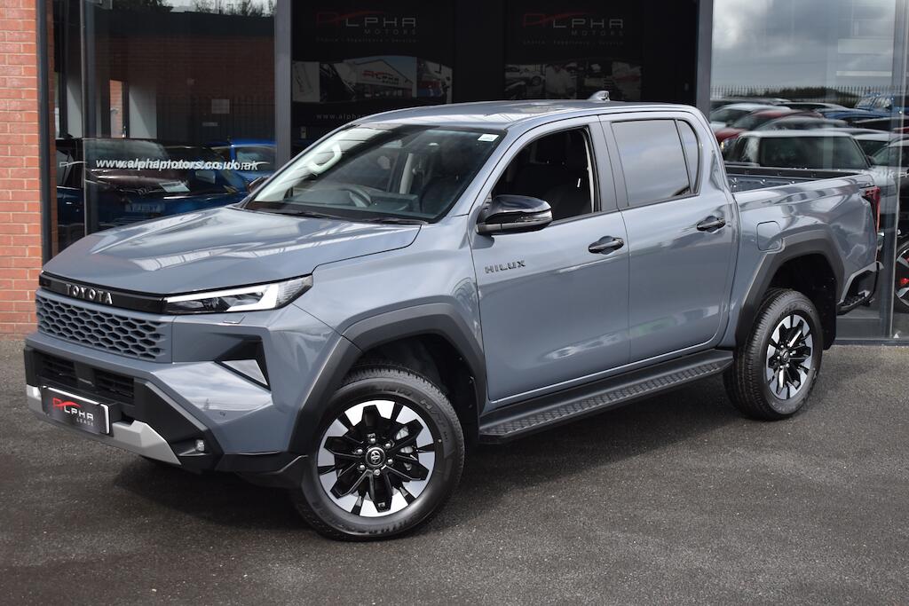 Toyota Hilux view 5