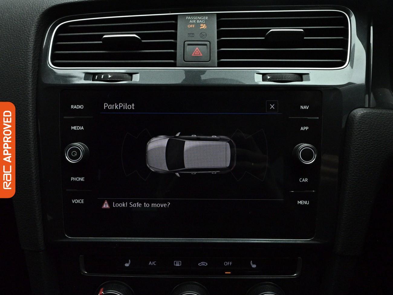 Volkswagen Golf view 19