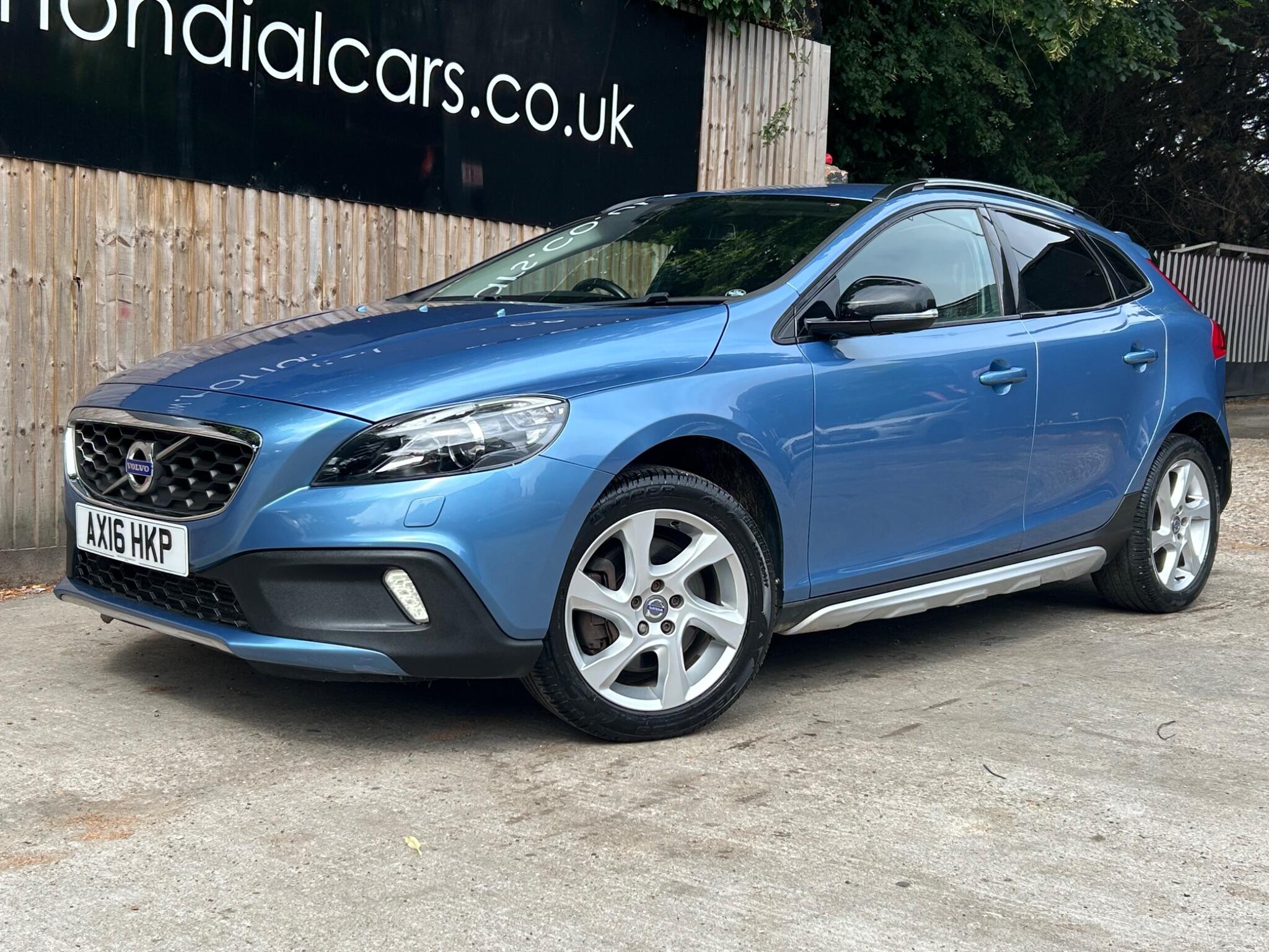 Volvo V40 Cross Country view 6
