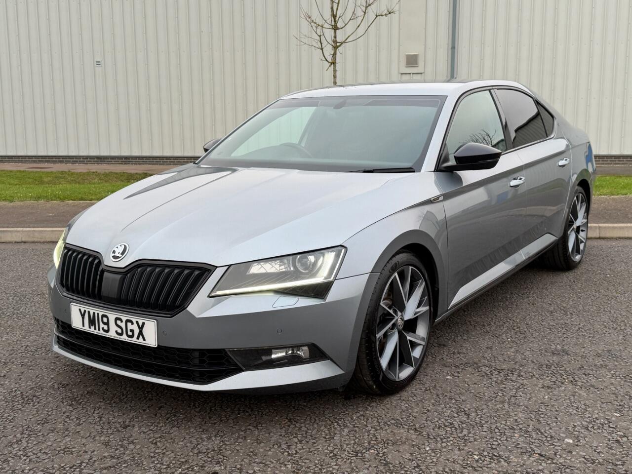 Skoda Superb view 5