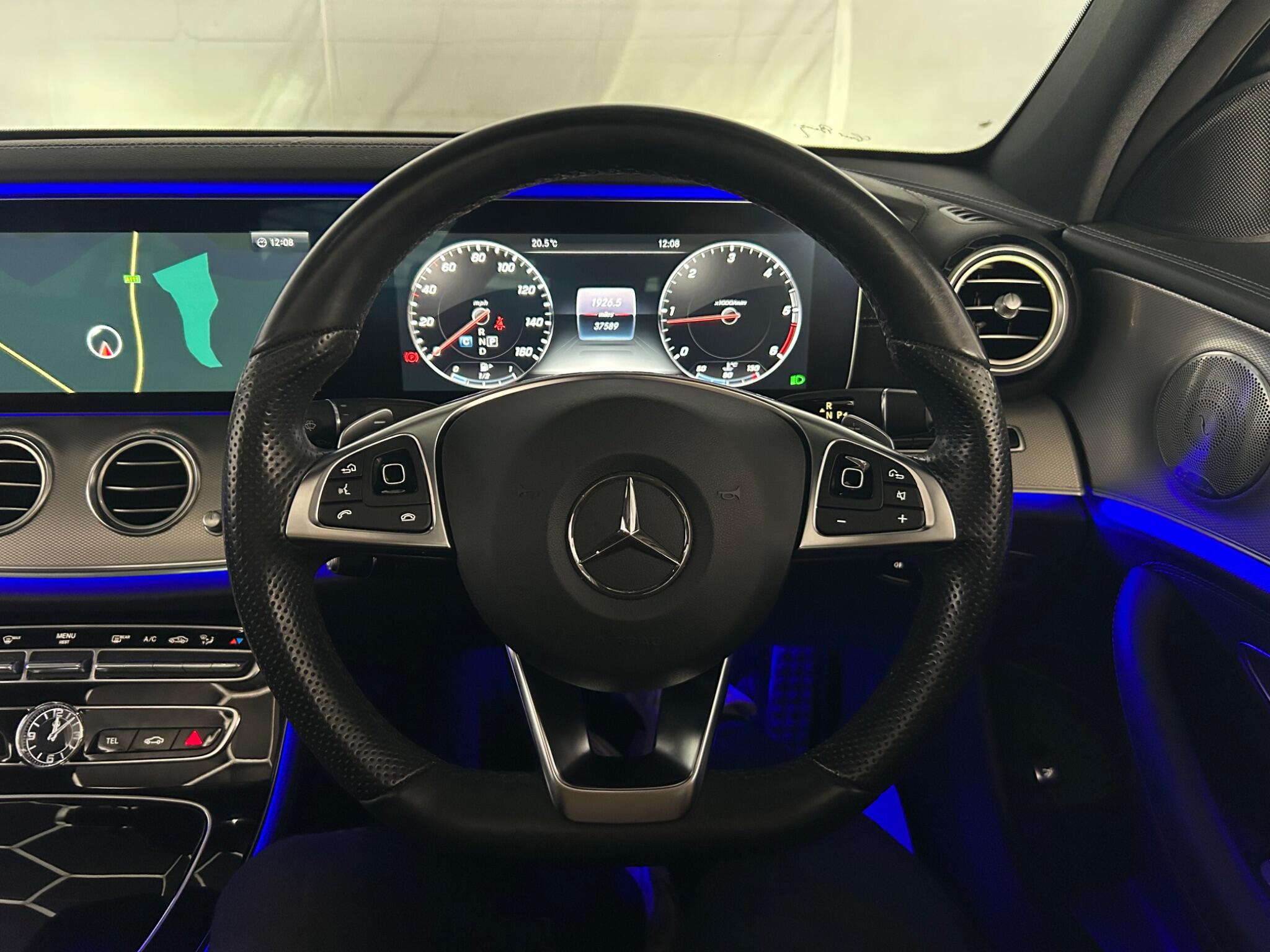 Mercedes-Benz E-Class view 40