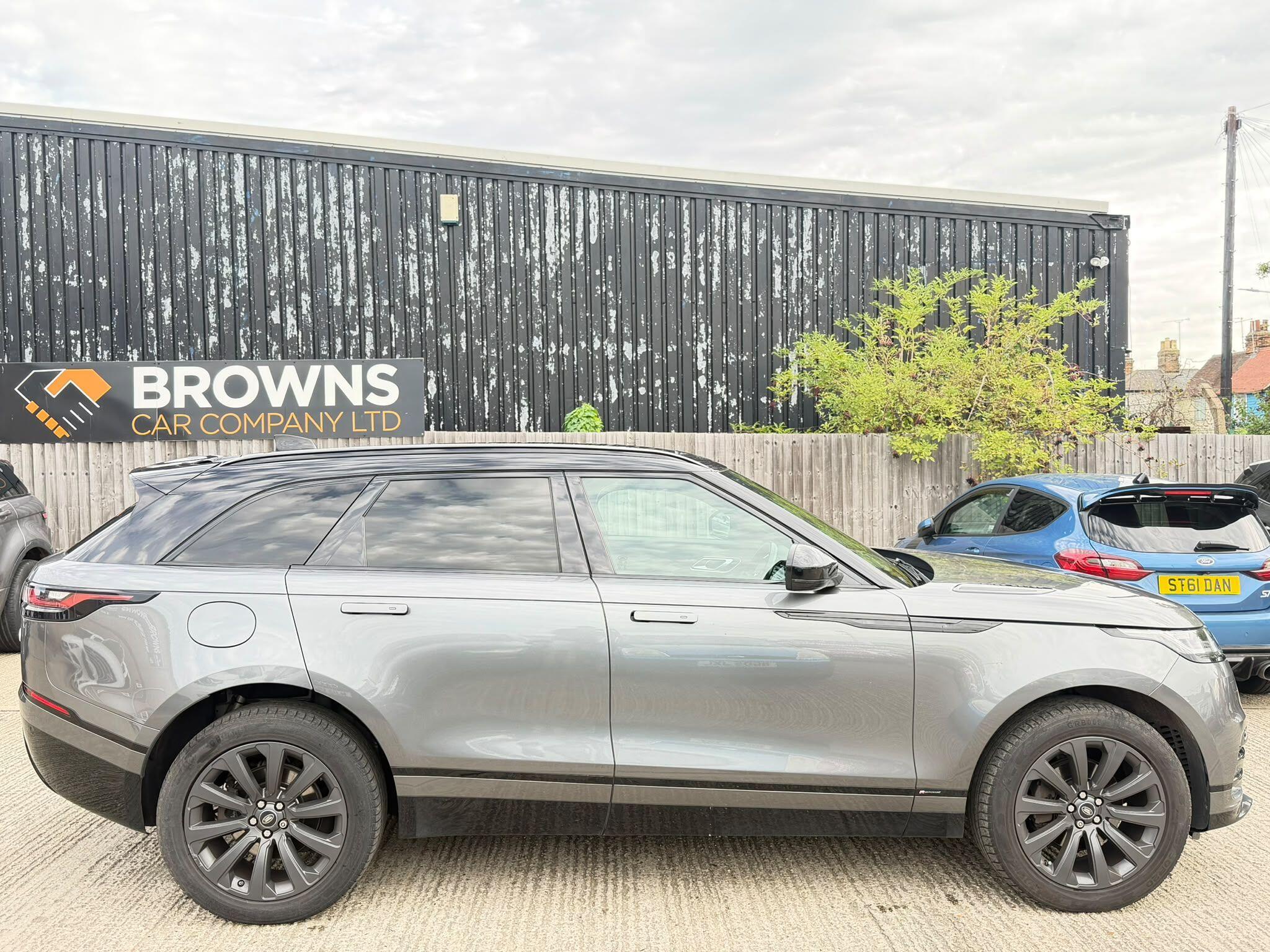 Land Rover Range Rover Velar view 7