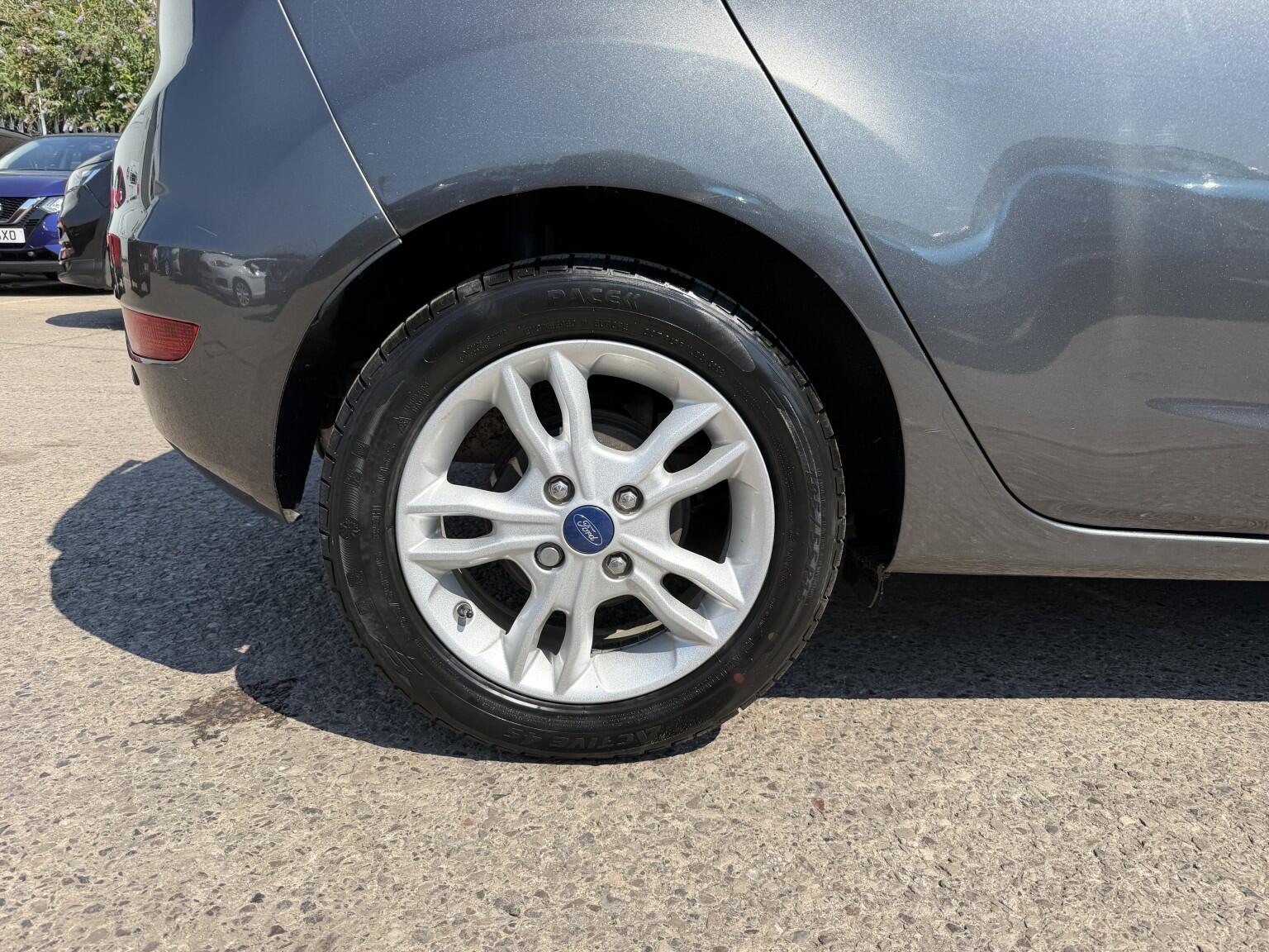 Ford Fiesta view 43