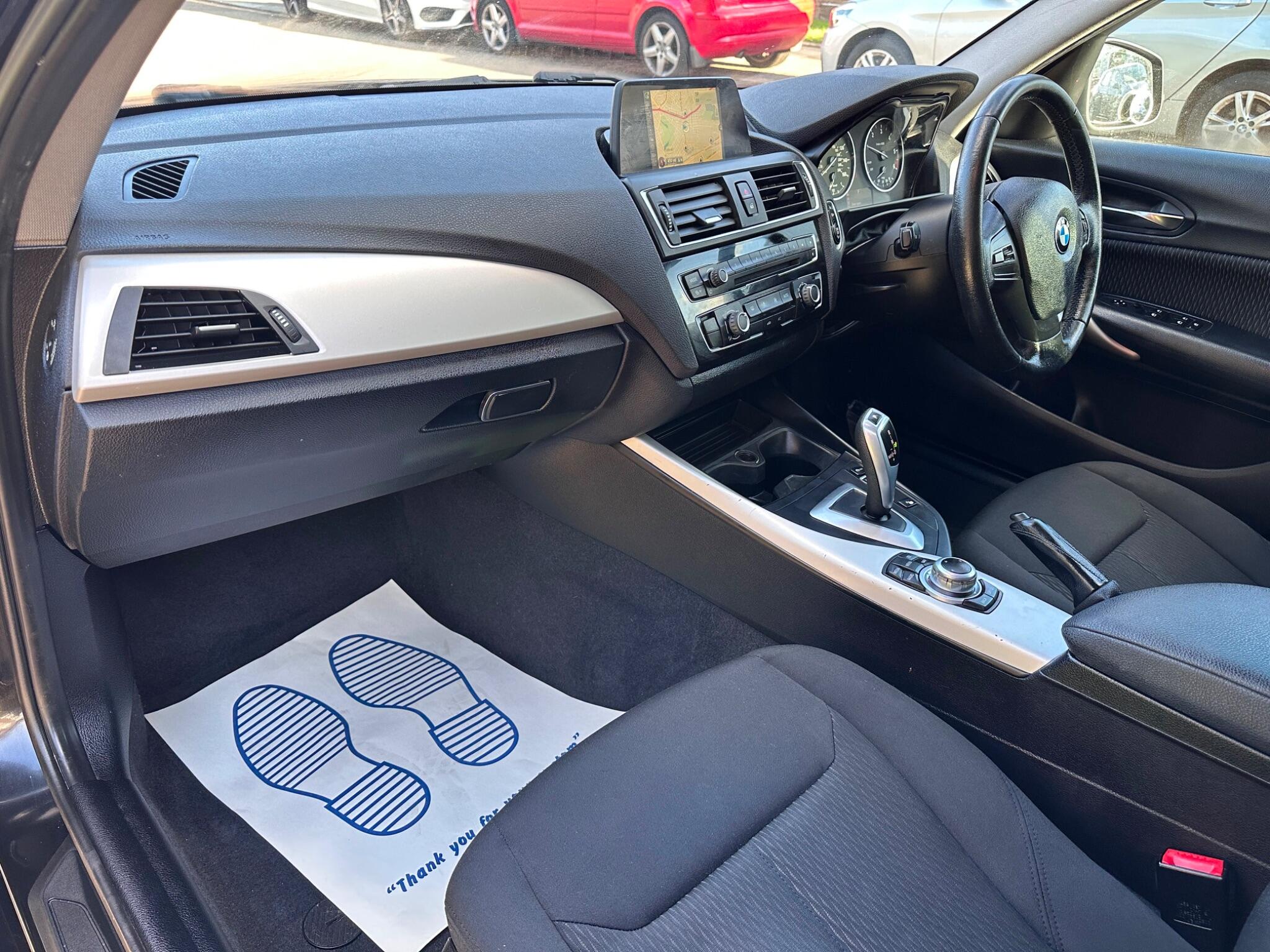 BMW 1 Series view 6