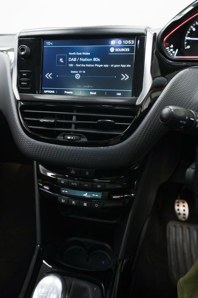 Peugeot 2008 view 20