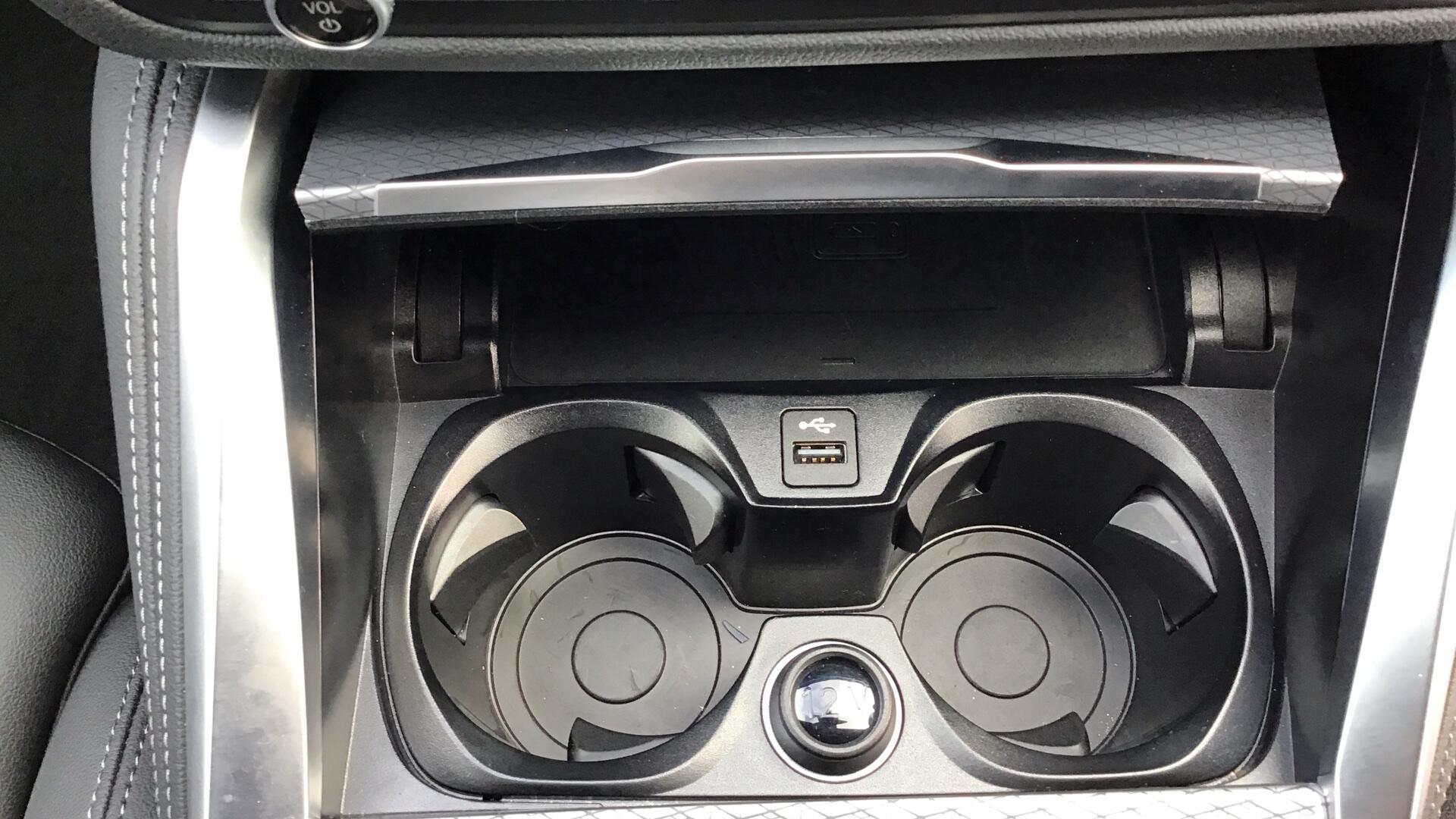 BMW i4 view 21