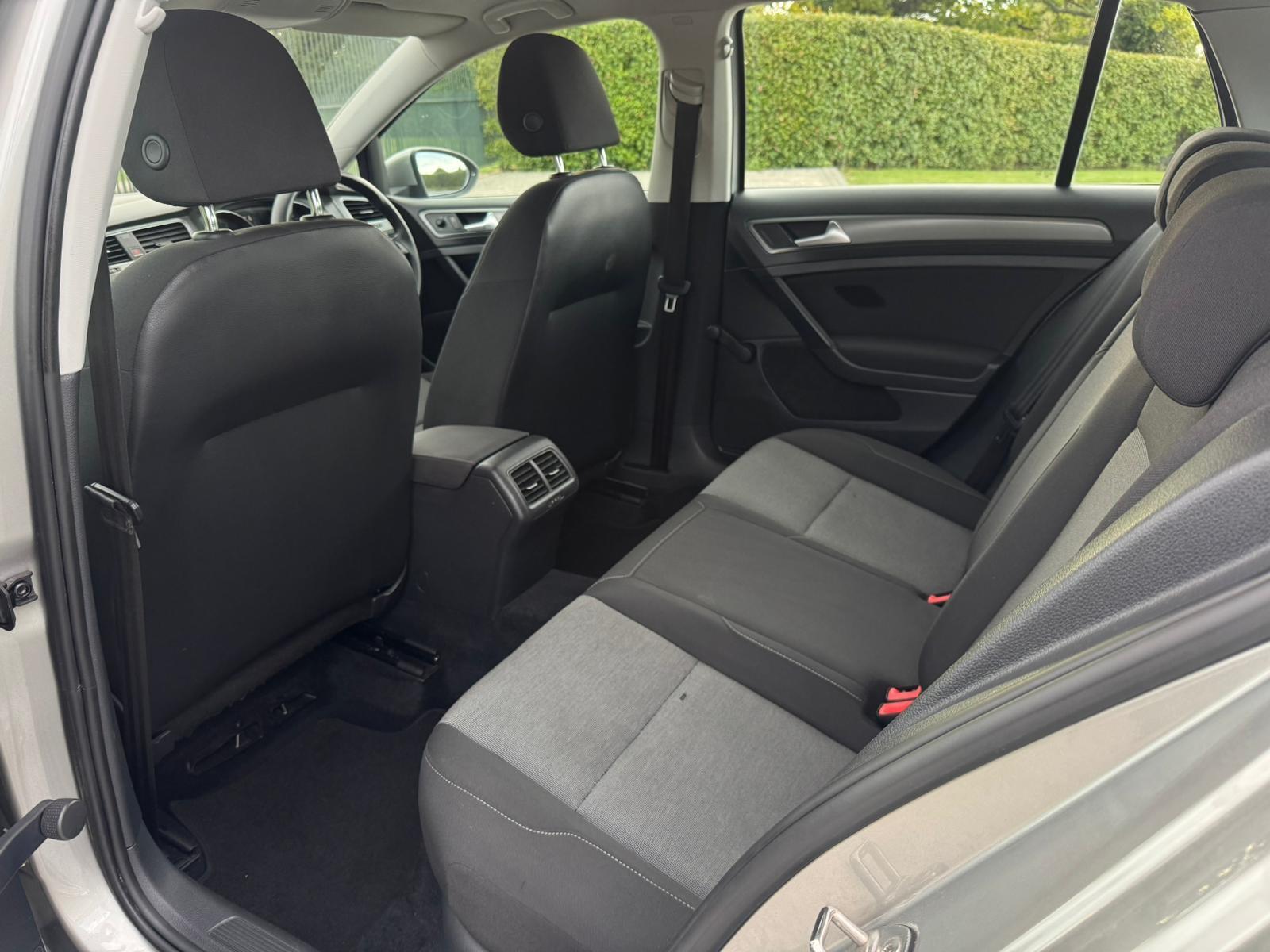 2013 Volkswagen Golf image 27