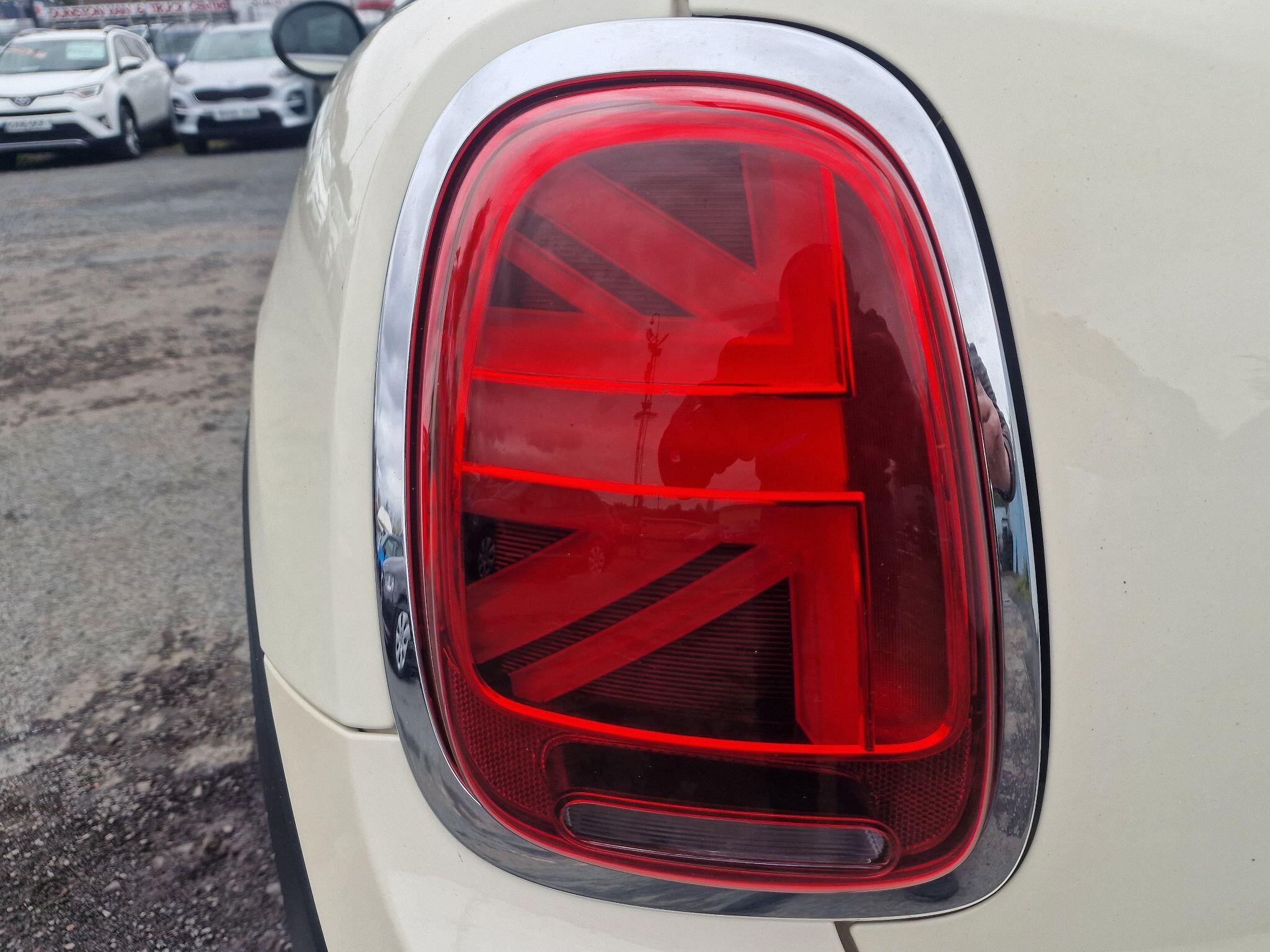 MINI Hatch view 16