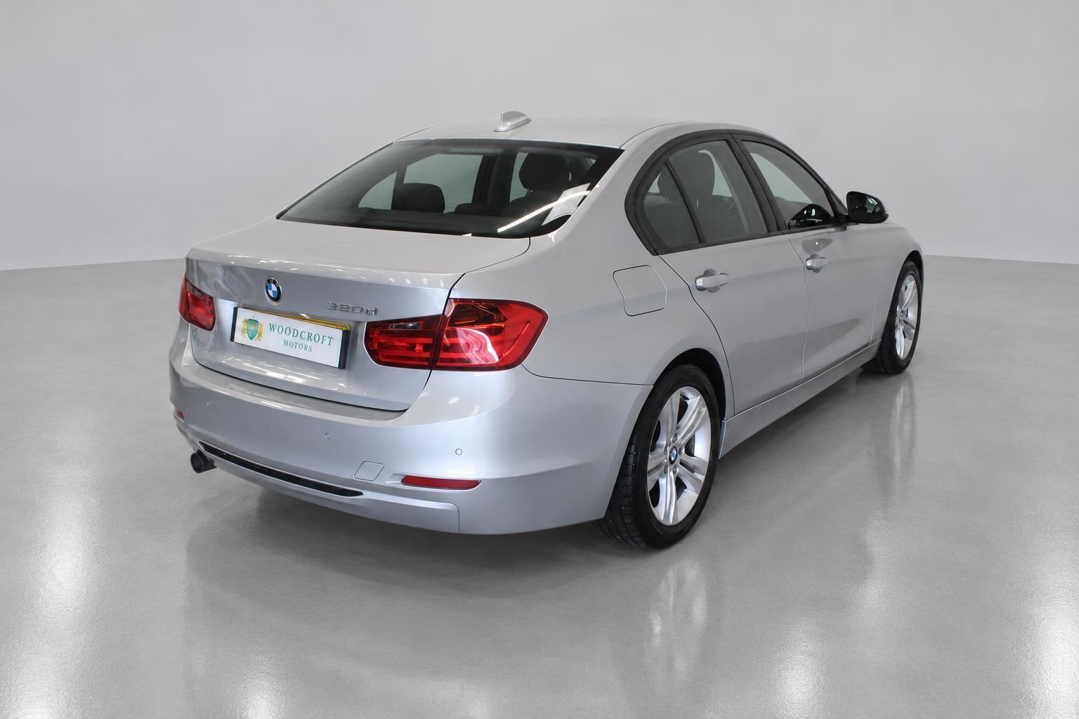BMW 3 Series view 8