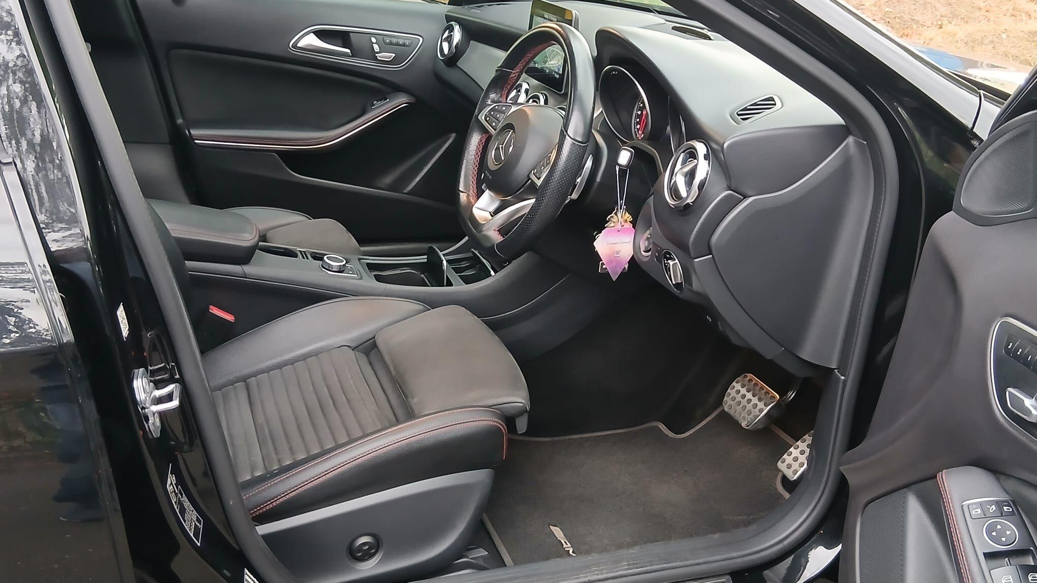 Mercedes-Benz Gla view 30