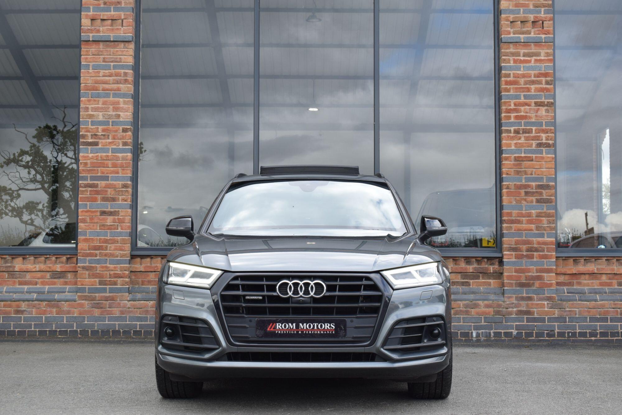 Audi Q5 view 4