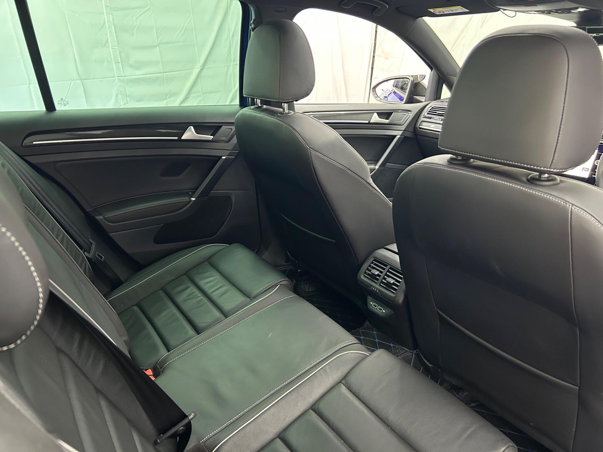 Volkswagen Golf view 20