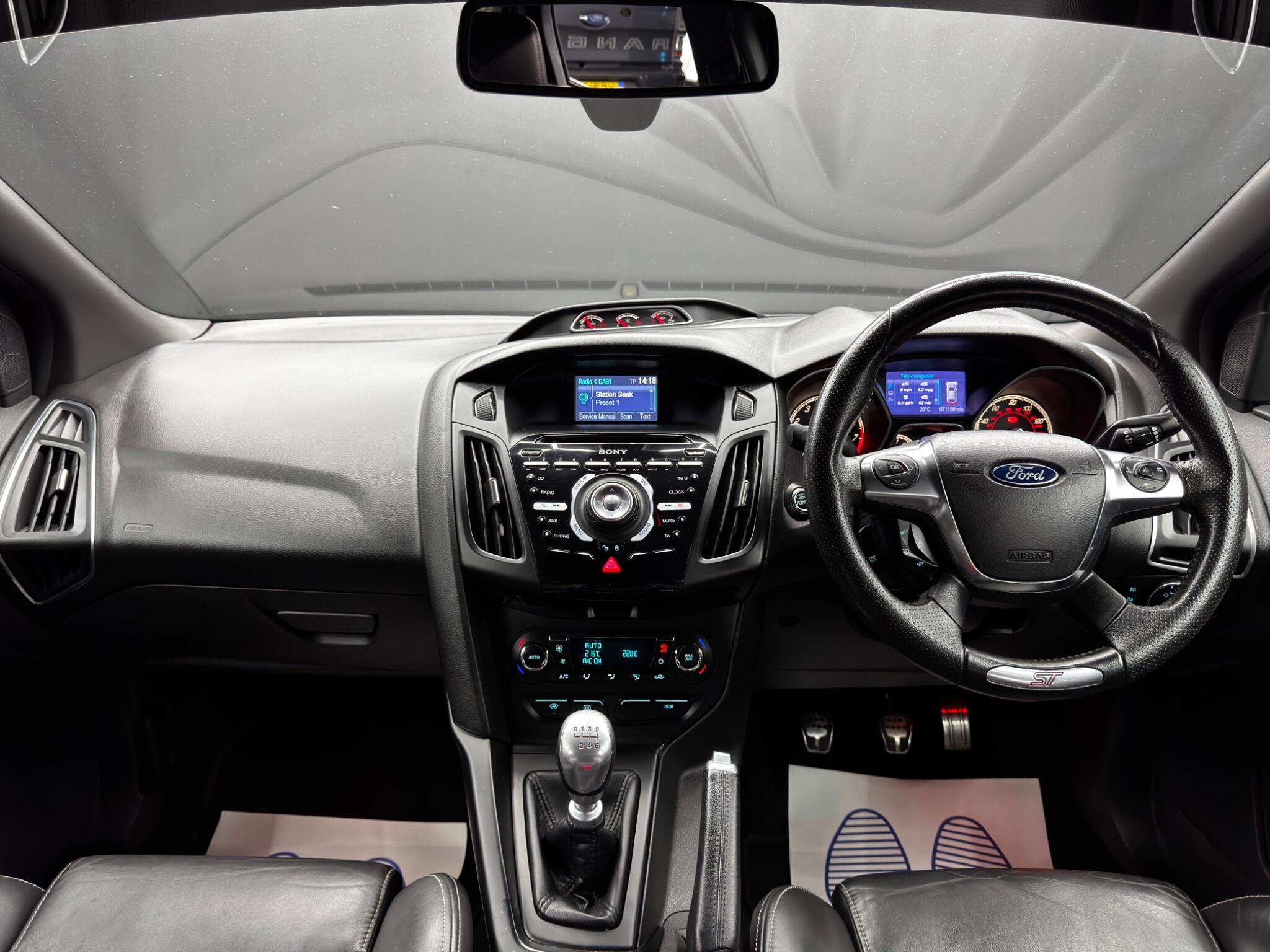 Ford Focus view 10