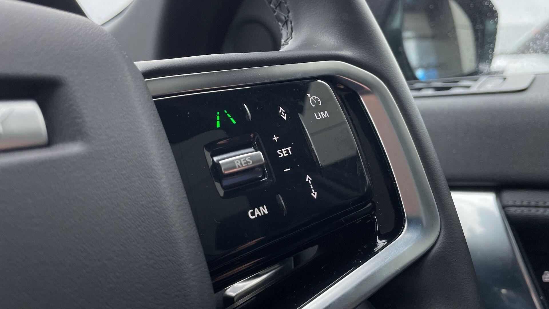 Land Rover Discovery Sport view 46