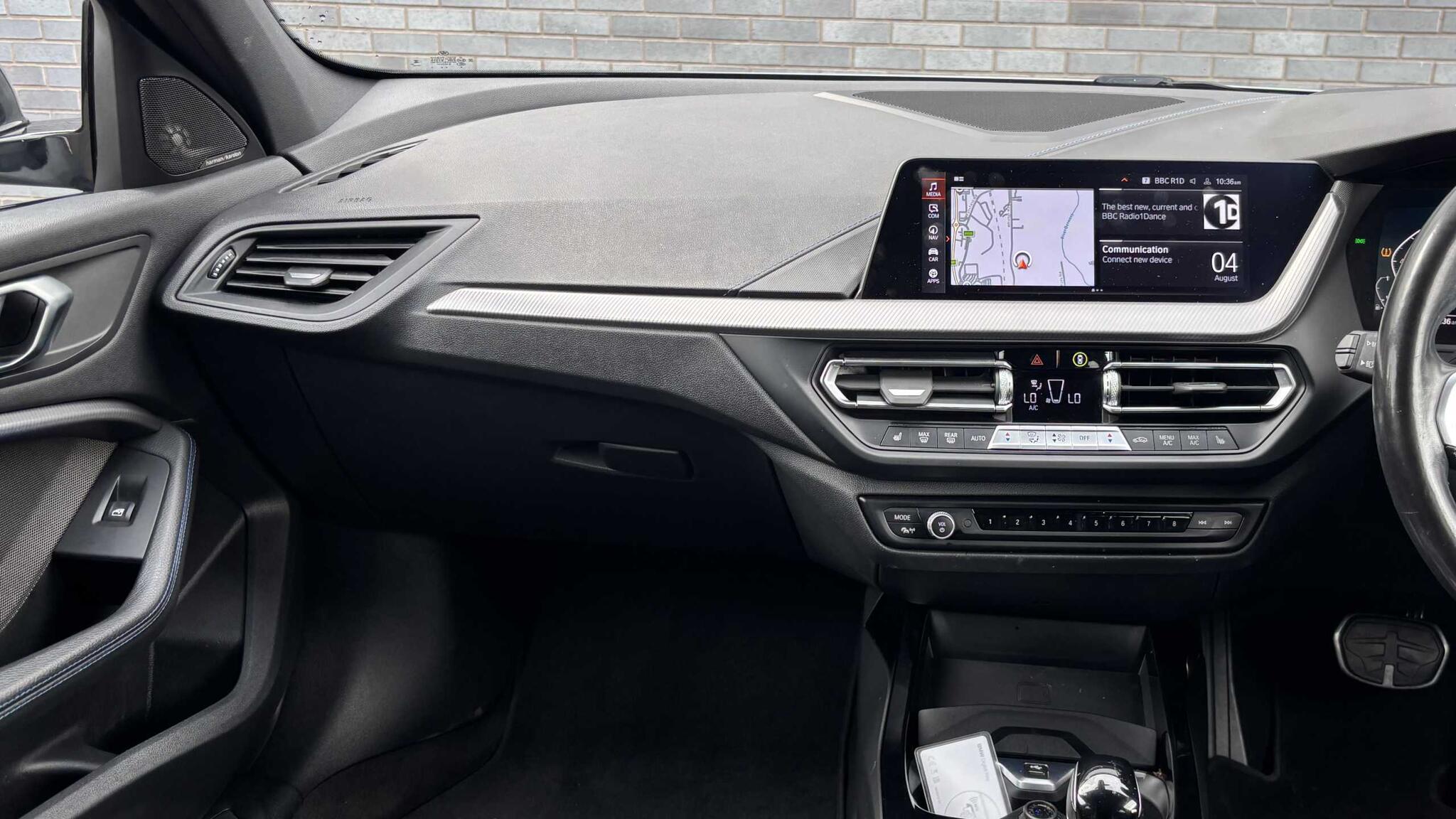 BMW 1 Series view 21