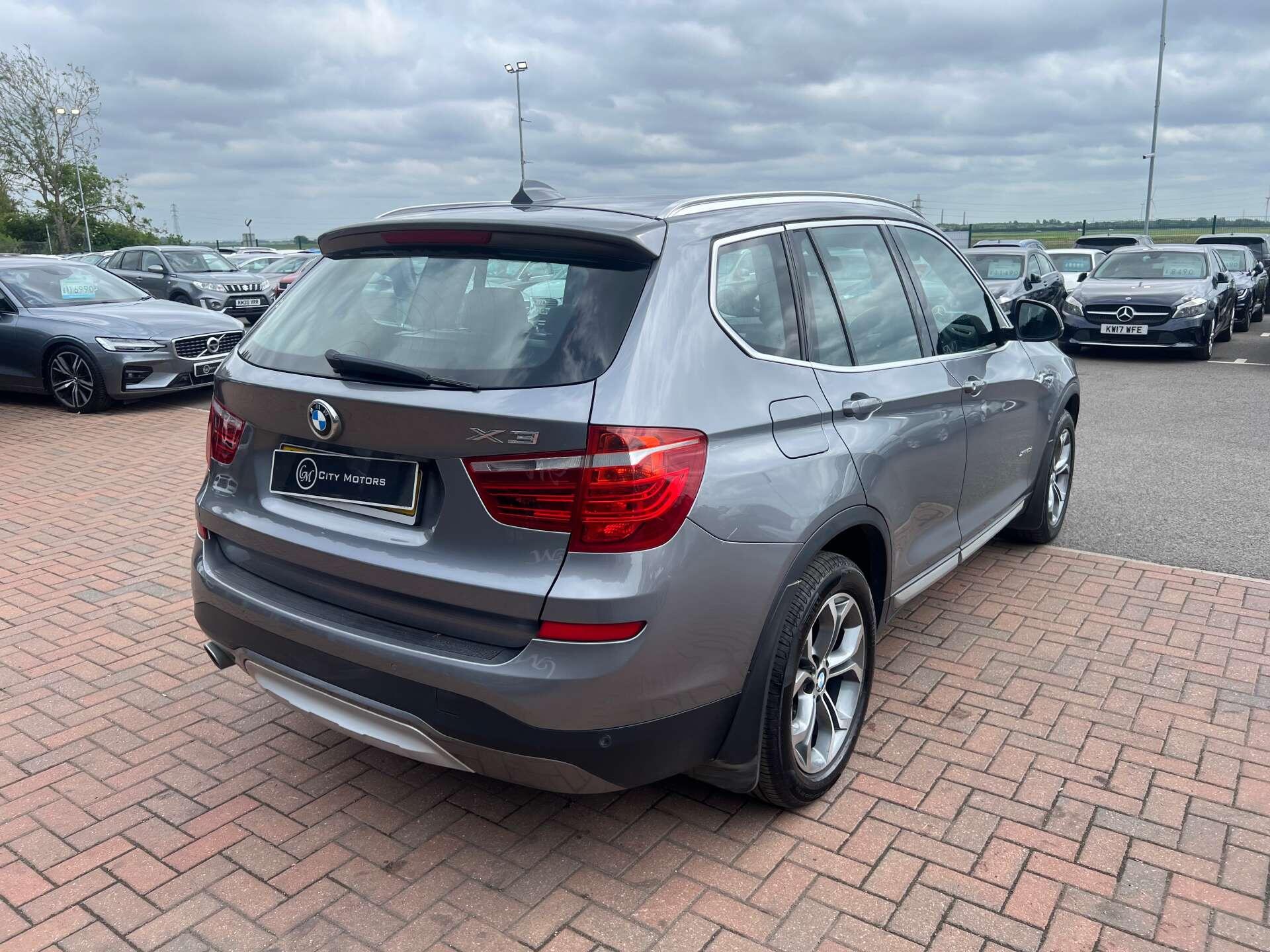 BMW X3 view 8
