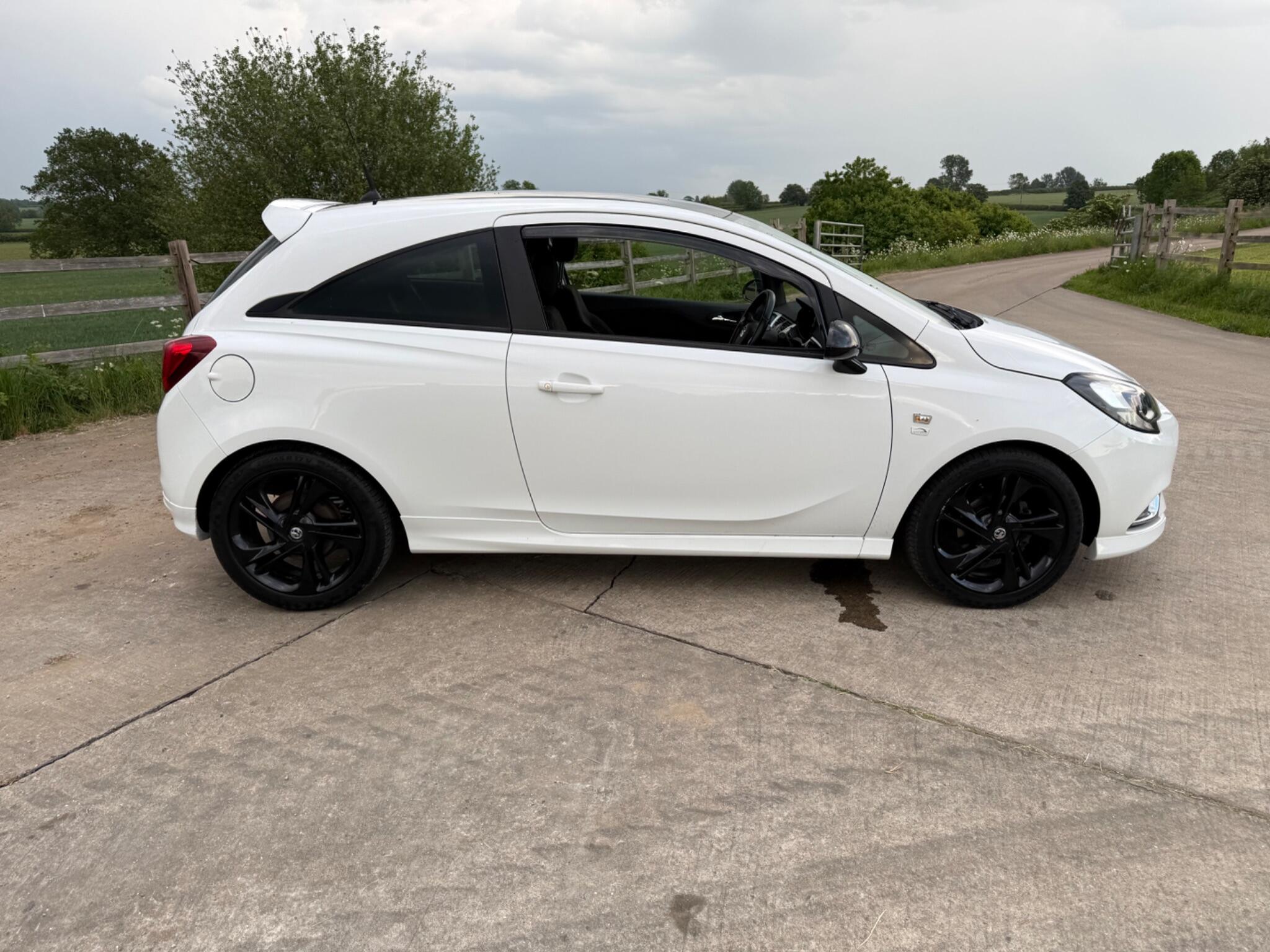 Vauxhall Corsa 1.4i ecoTEC Limited Edition Euro 6 3dr — photo 22 of 96