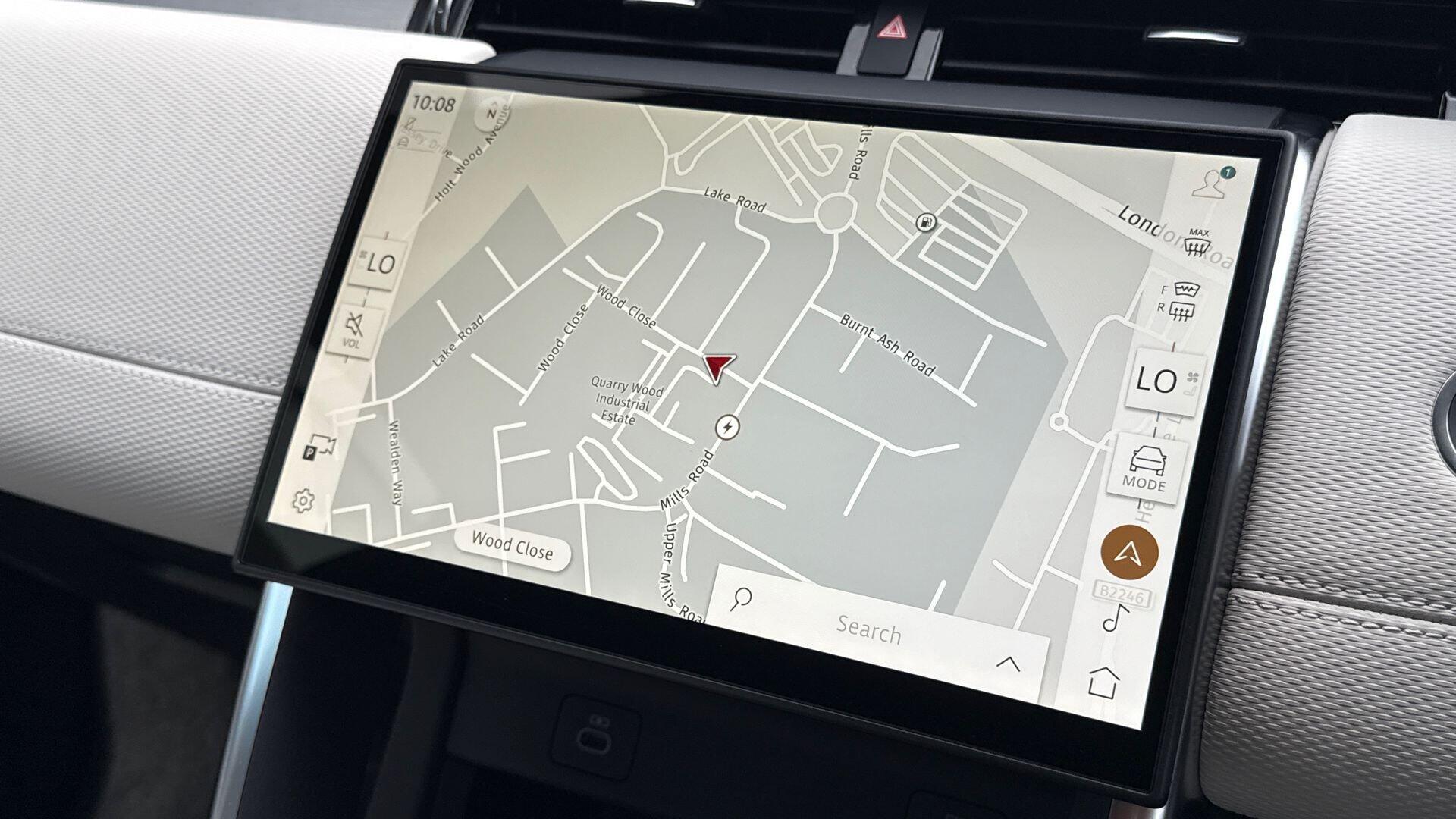 Land Rover Discovery Sport view 12