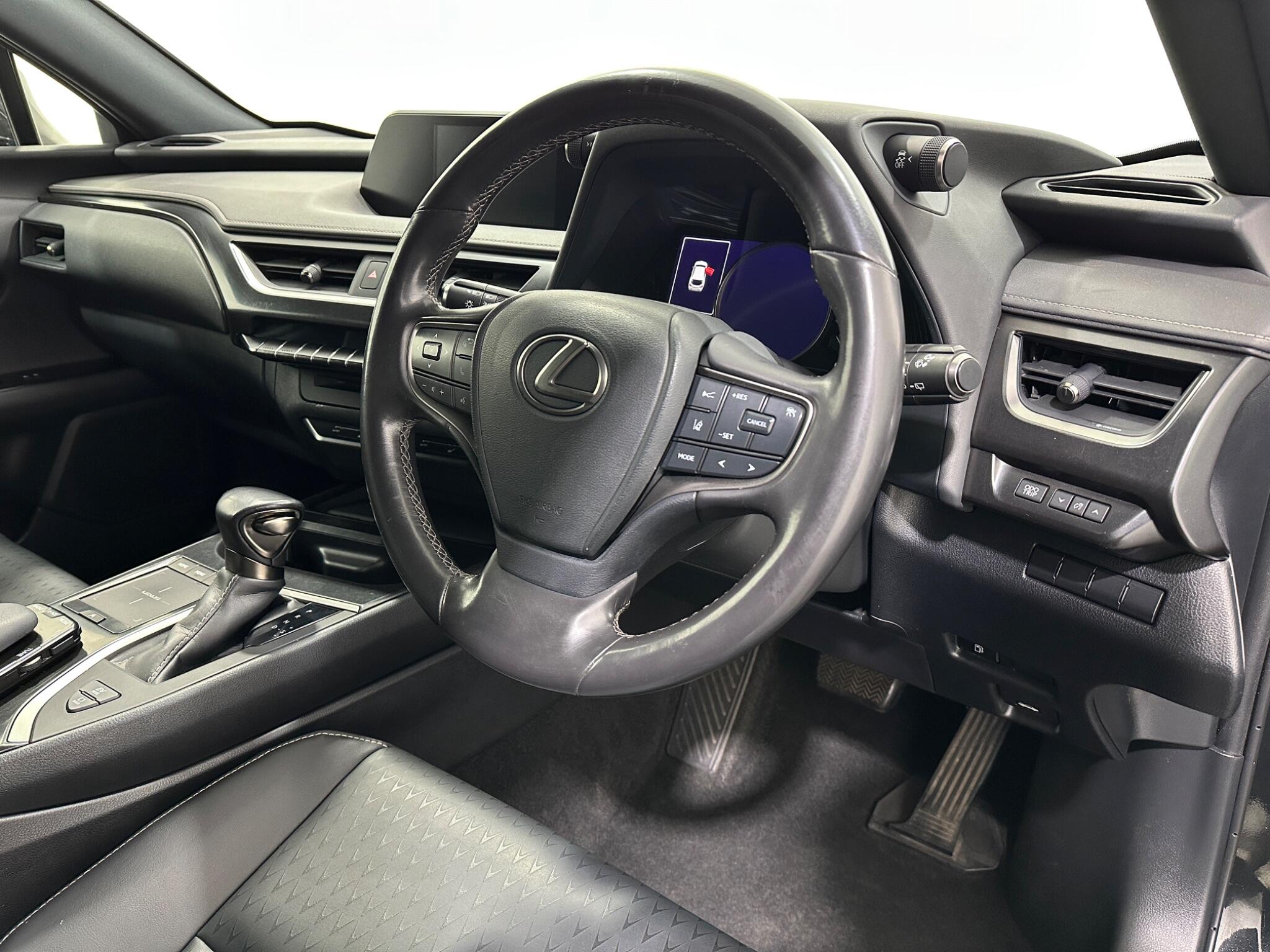 Lexus UX view 11