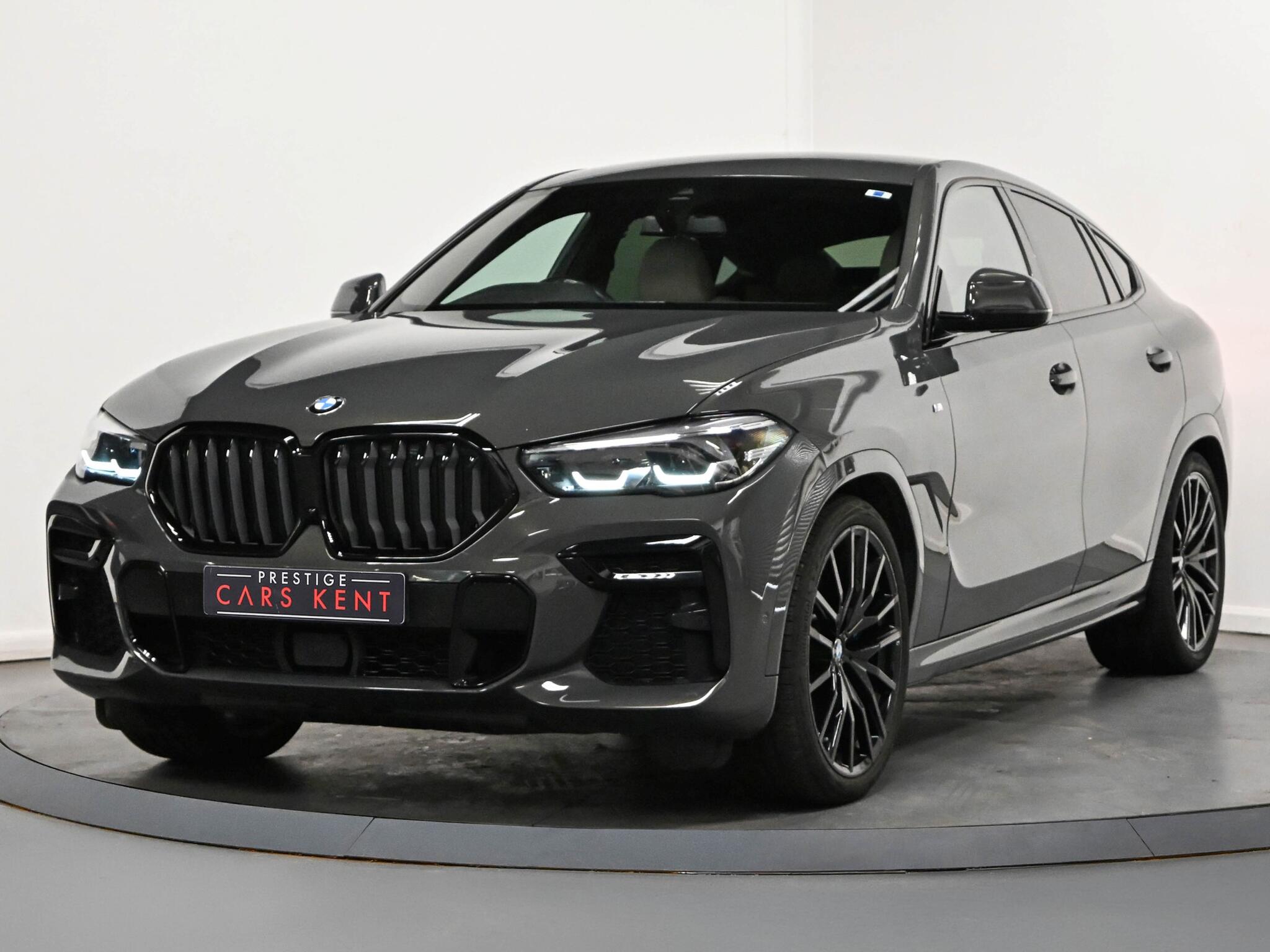 BMW X6 view 6