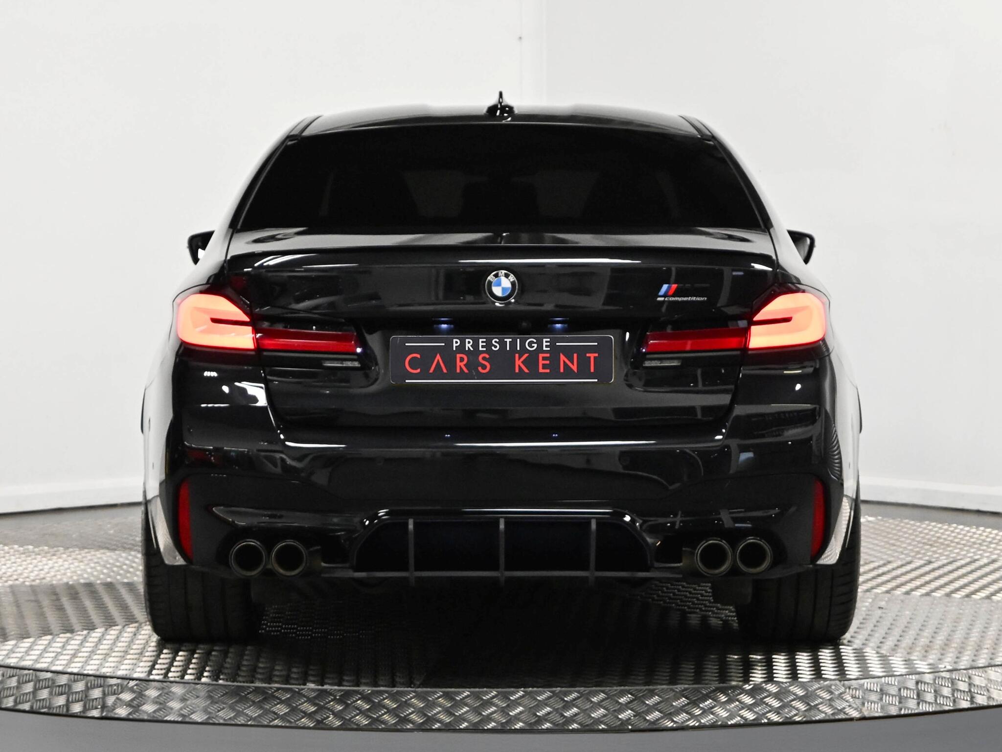 BMW M5 view 6