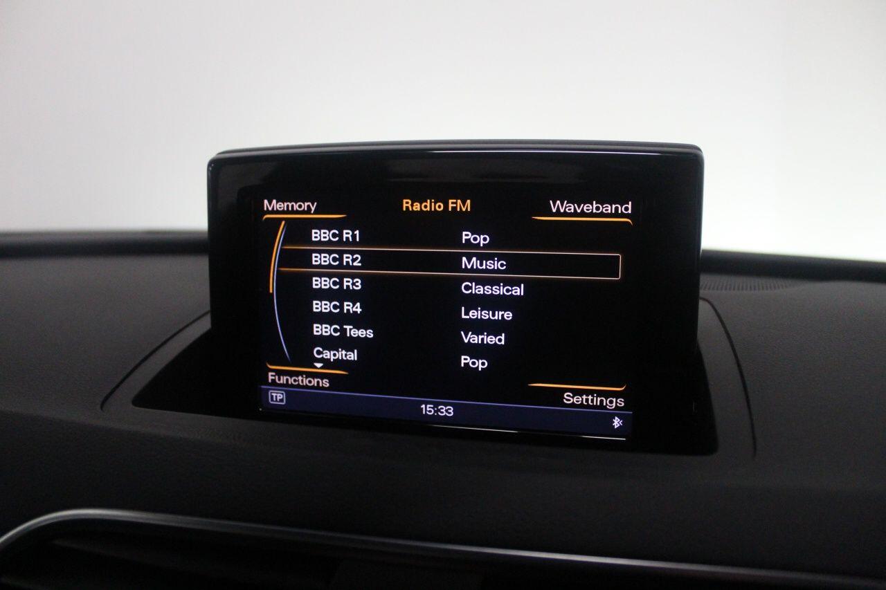 Audi Q3 view 36