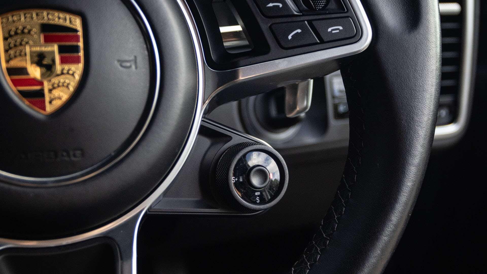 Porsche Cayenne view 29